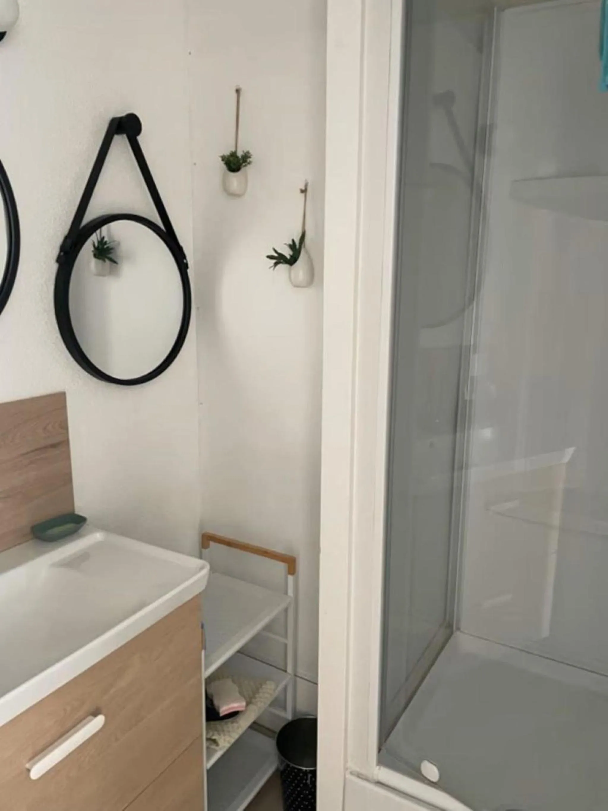 Shower in Charming appartment in the heart of La Palmyre