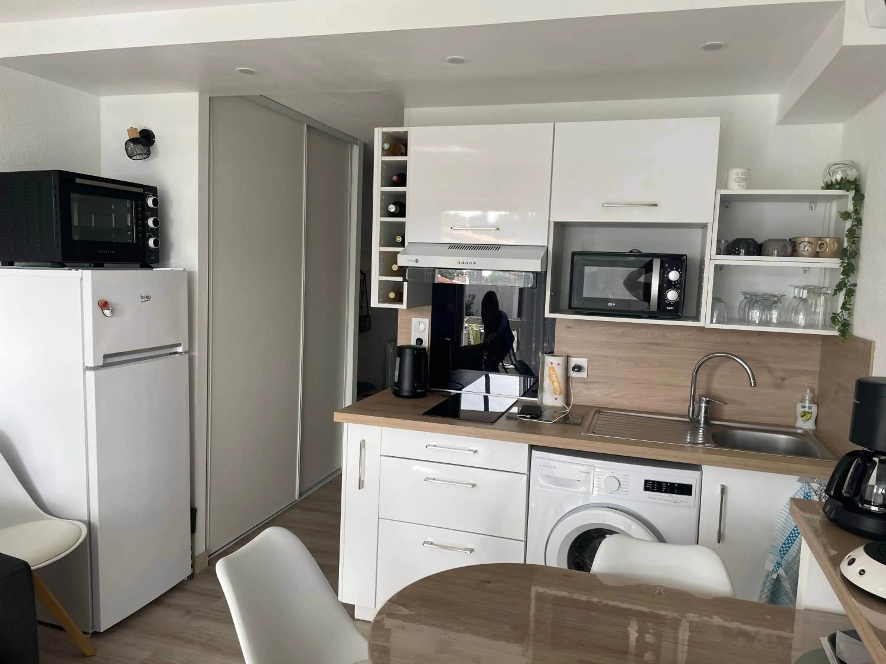 microwave in Charming appartment in the heart of La Palmyre