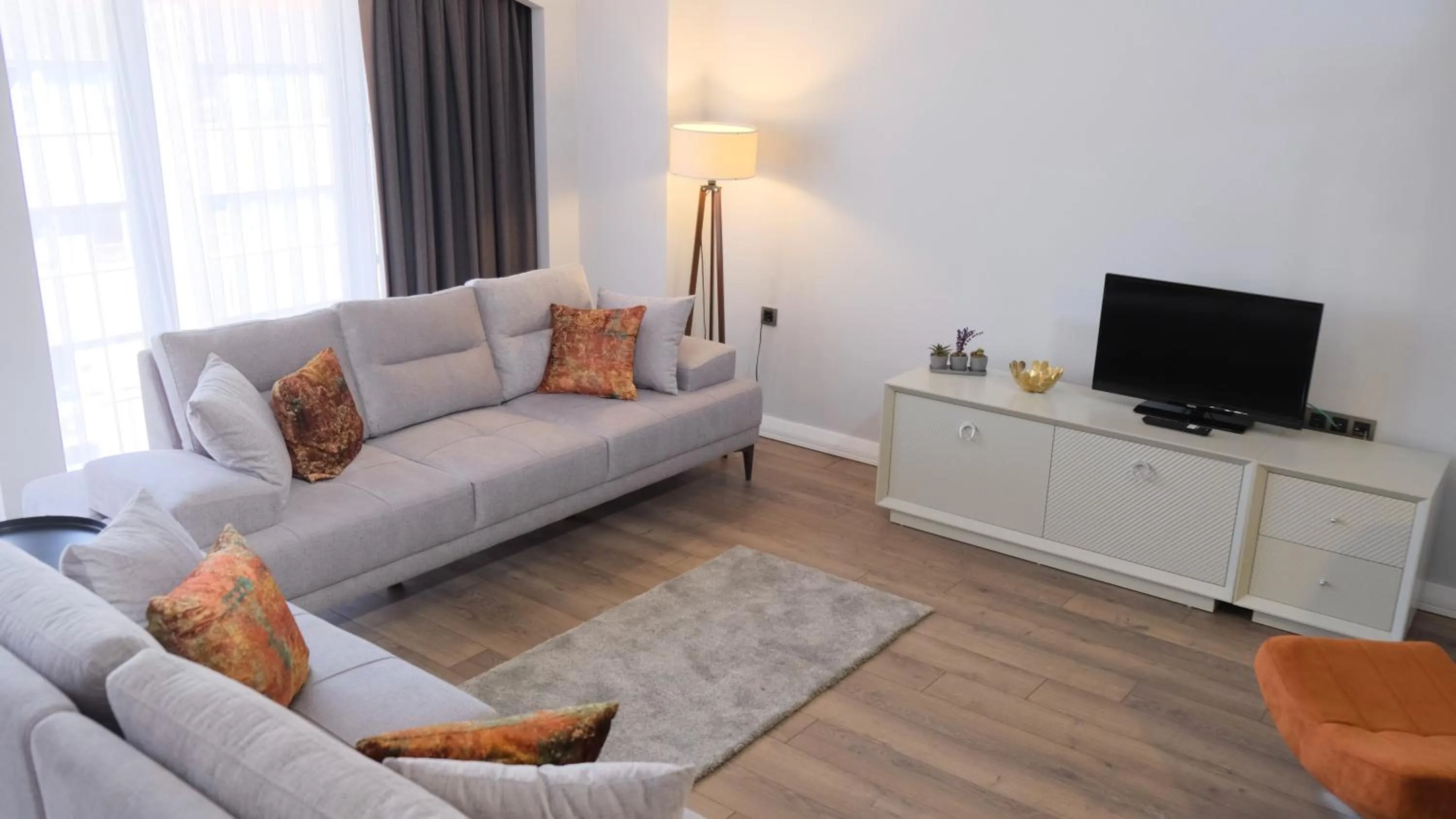Communal lounge/ TV room in MYWAY DELUXE Alsancak