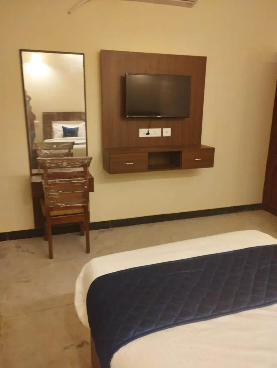 TV and multimedia, Bed in AR Residency T-Nagar TV and multimedia, Bed in AR Residency T-Nagar