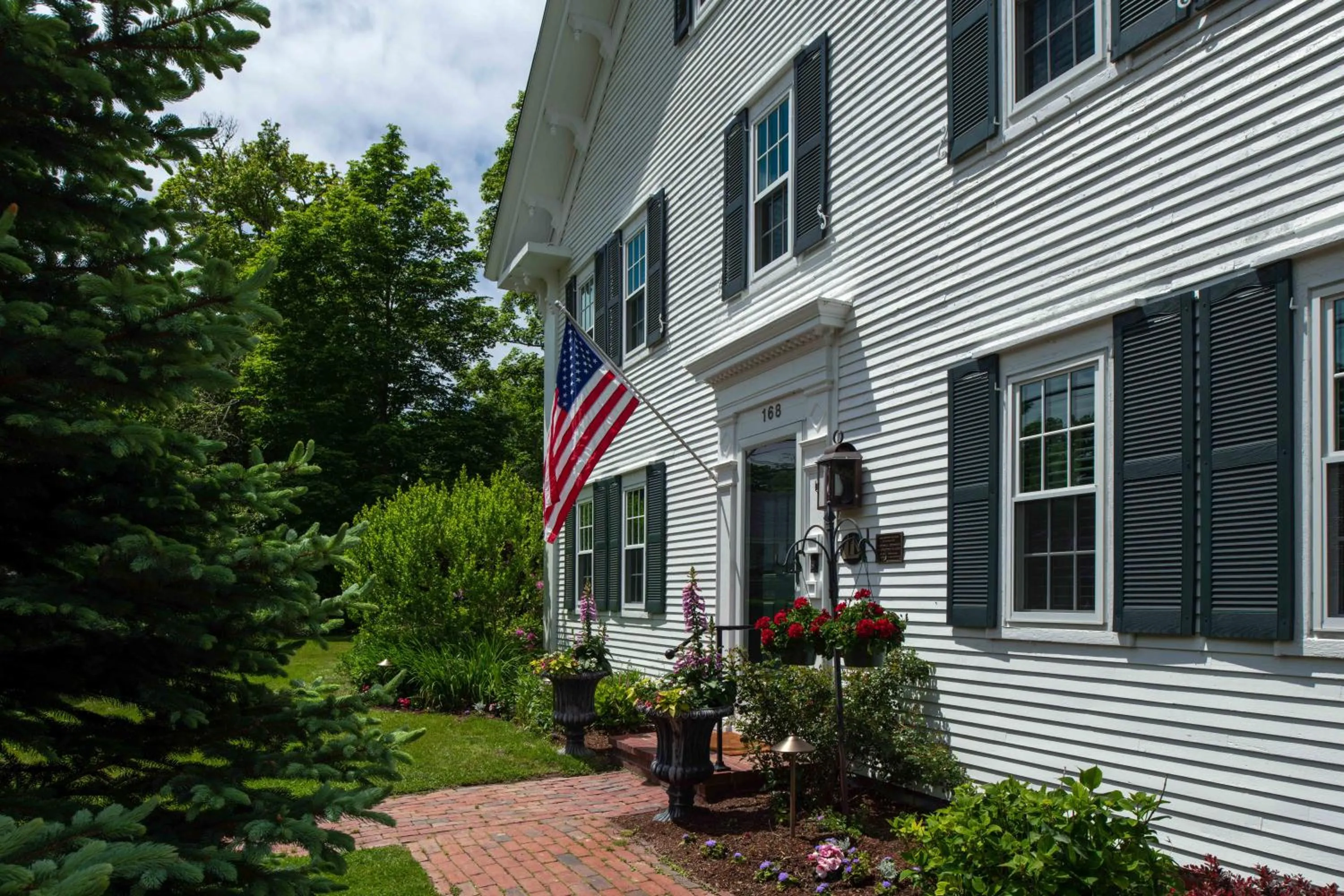 Facade/entrance in The Inn at Yarmouth Port