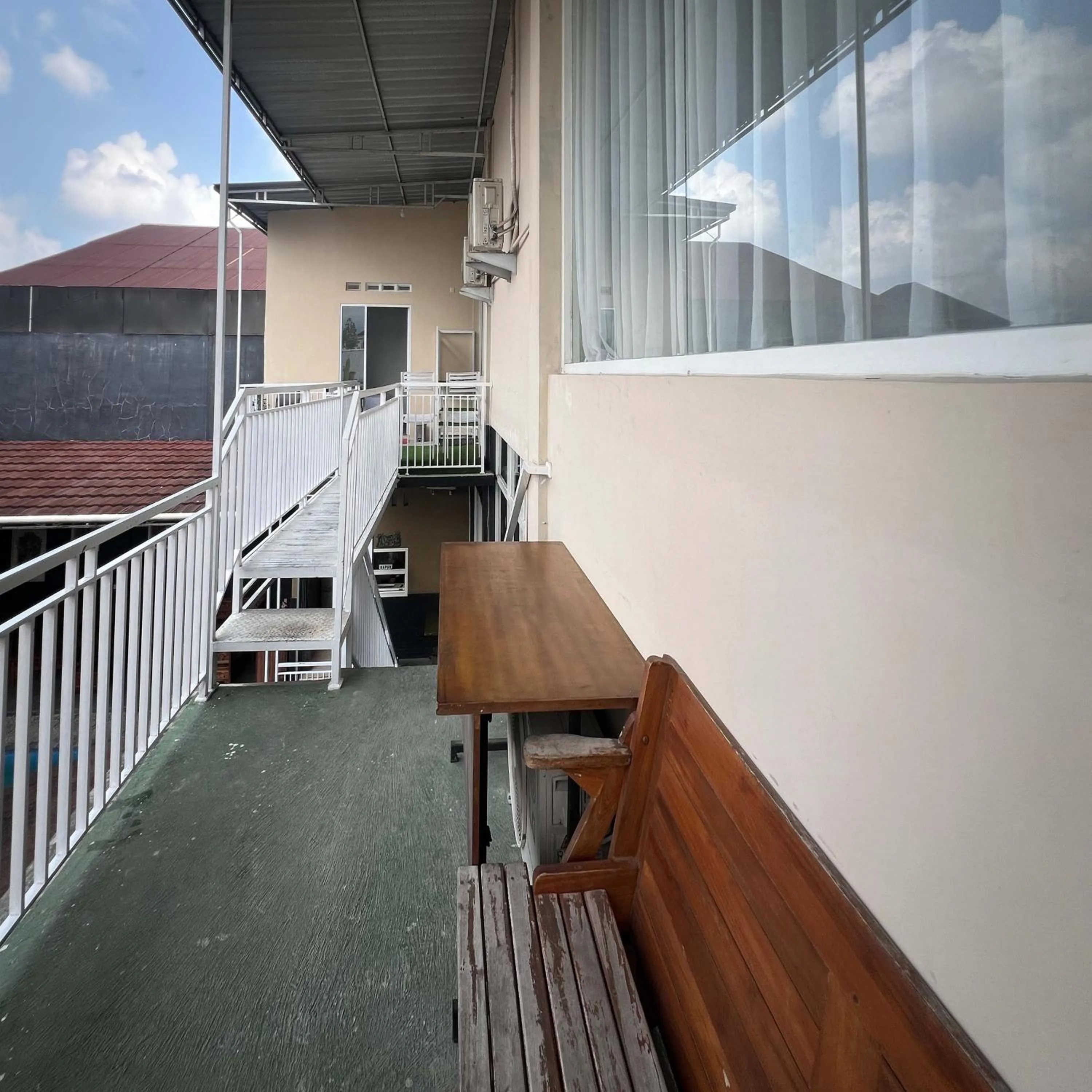 Seating area in AN Homestay Syariah Mitra RedDoorz Wonosobo
