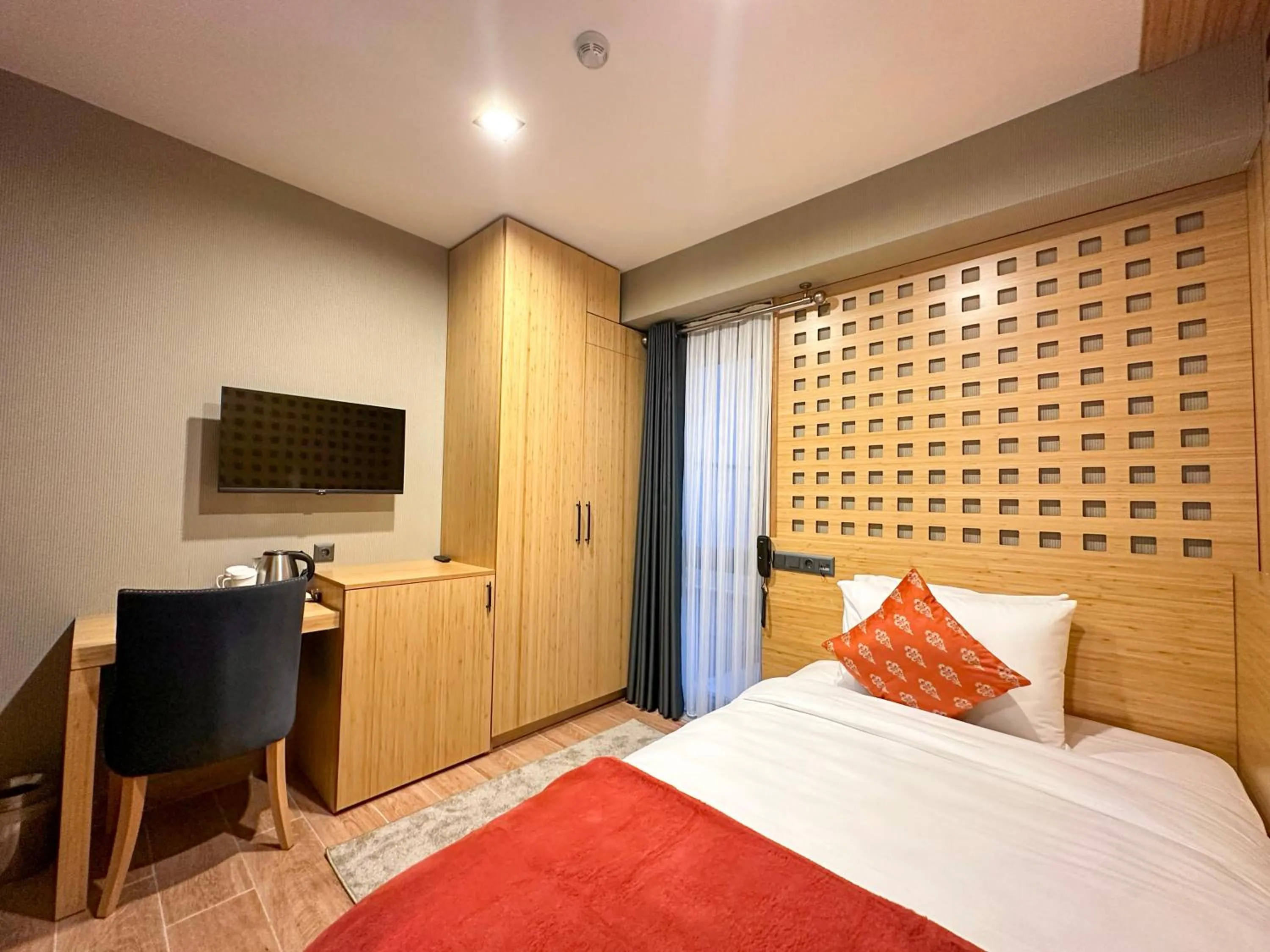 Bedroom, Bed in Mihman Hotel