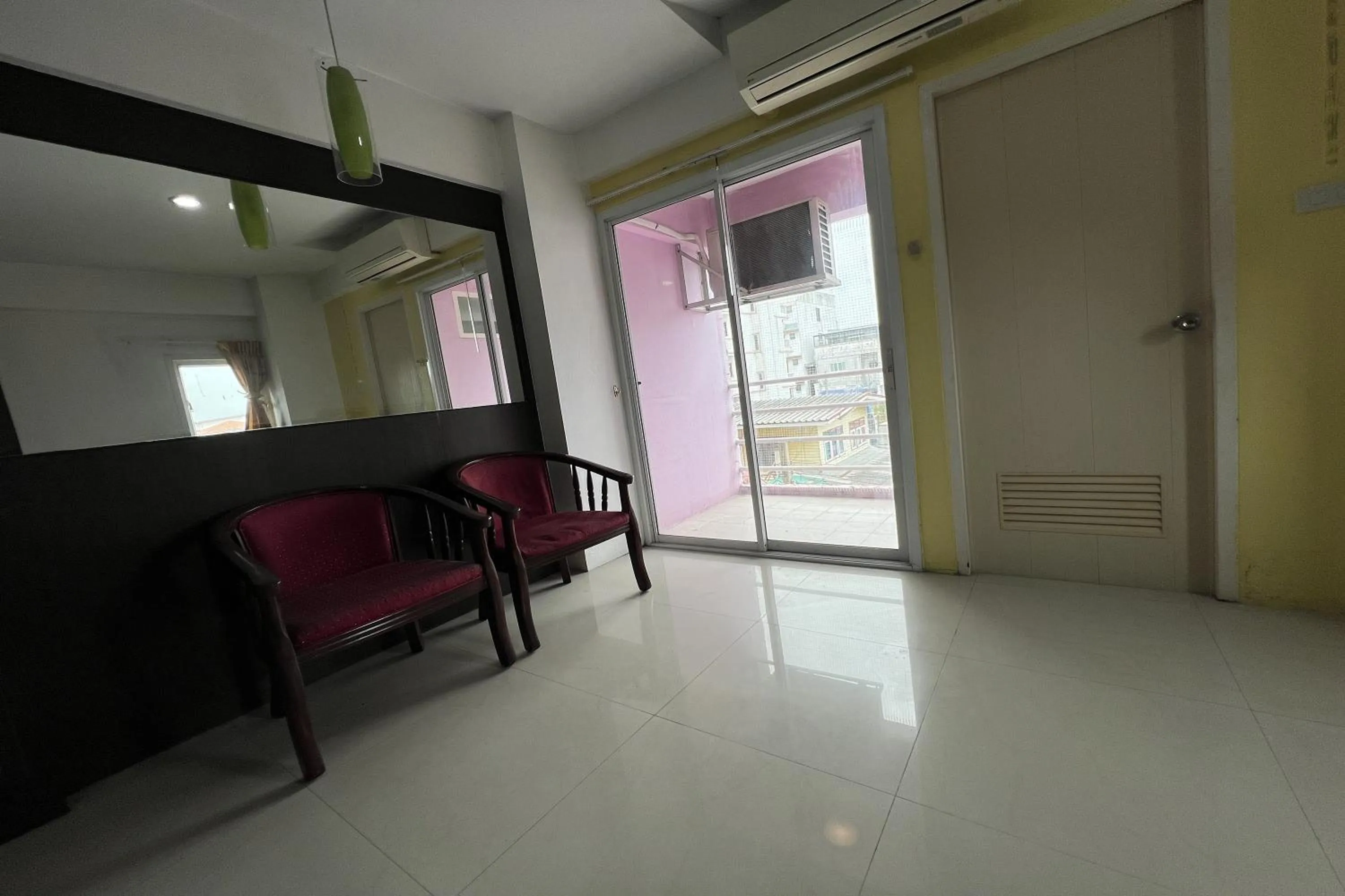 Seating area in Phongsathon Mansion