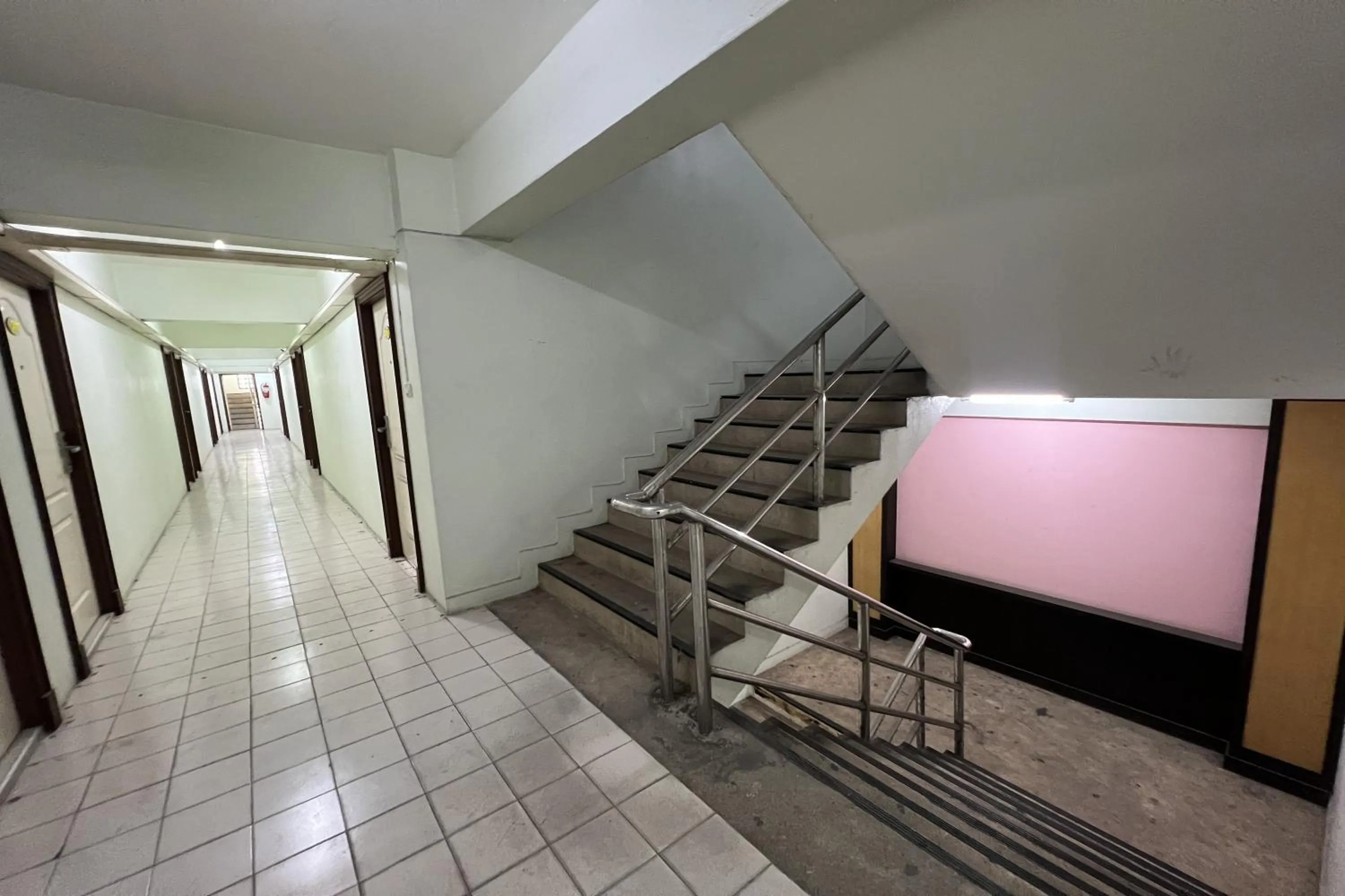 Floor plan in Phongsathon Mansion