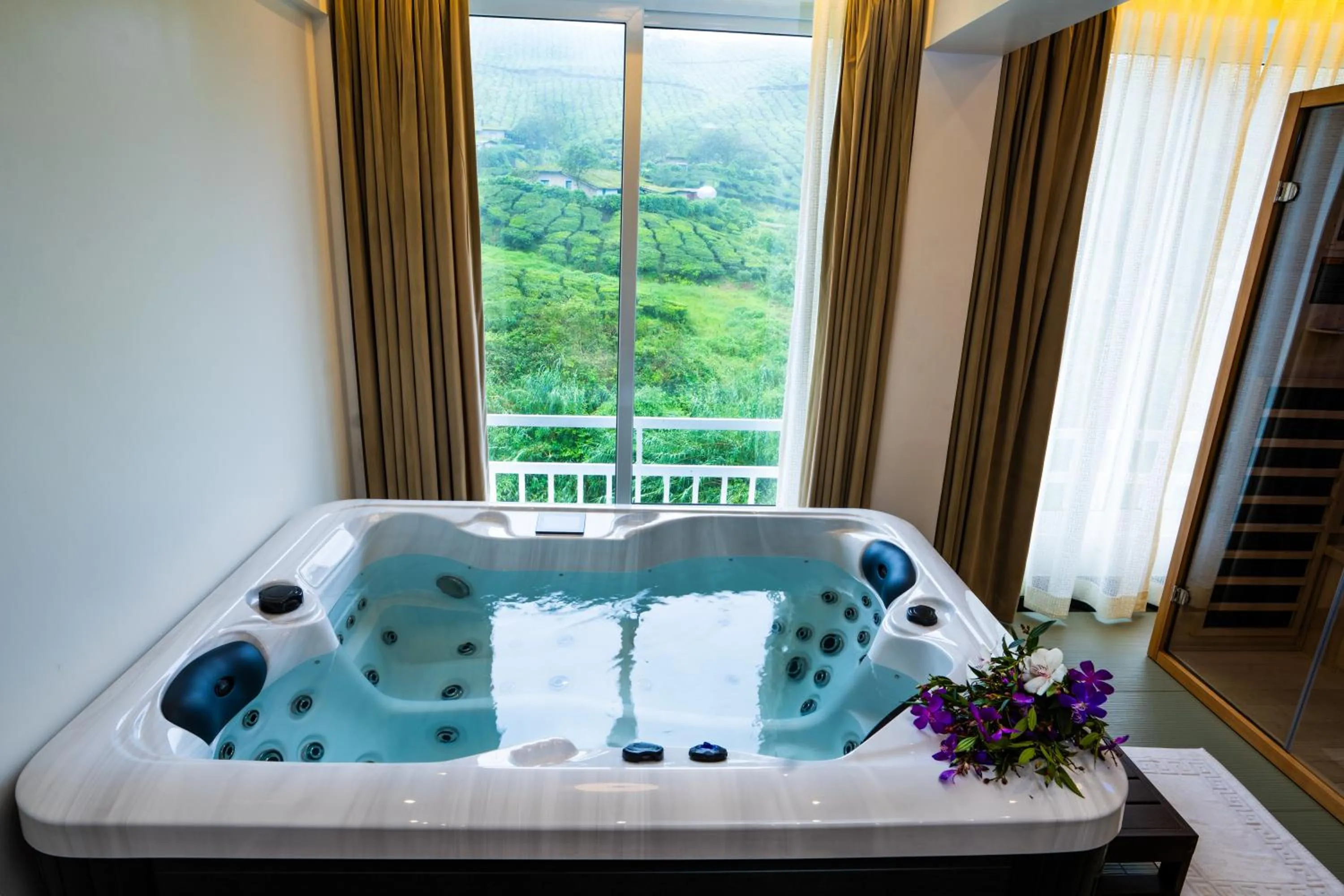 Hot Tub in Hotel C7 Munnar