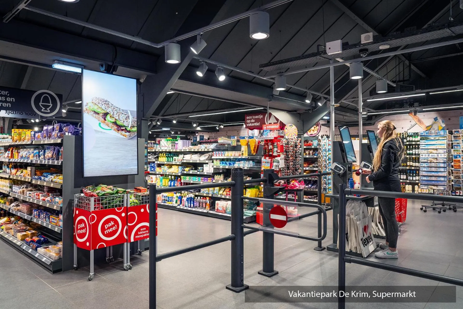 Supermarket/grocery shop in Vakantiepark De Krim Texel