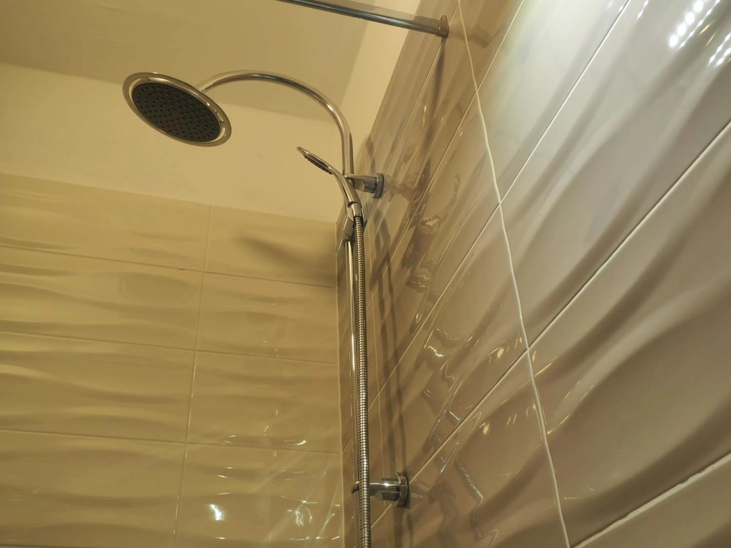 Captain Emo City Apartments