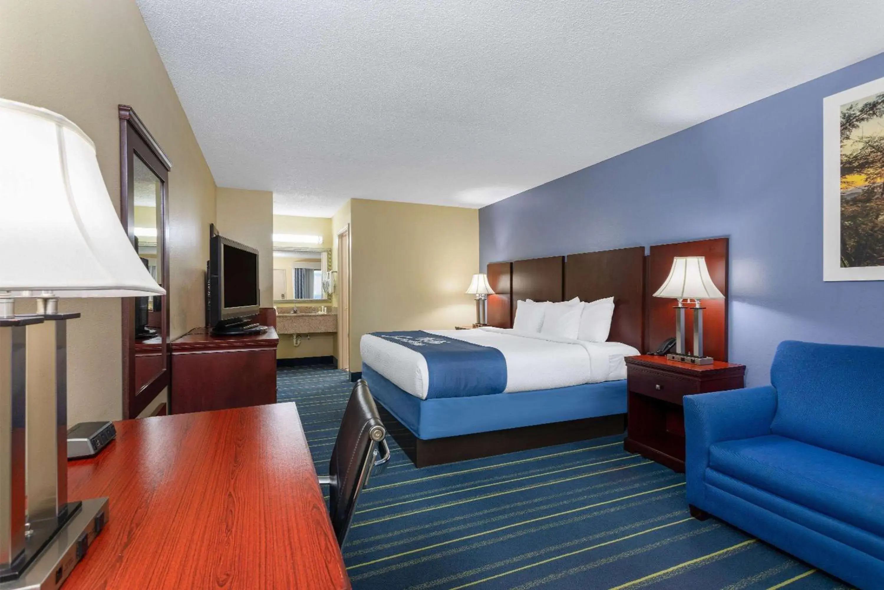 Photo of the whole room, Bed in Days Inn by Wyndham Chipley Photo of the whole room, Bed in Days Inn by Wyndham Chipley