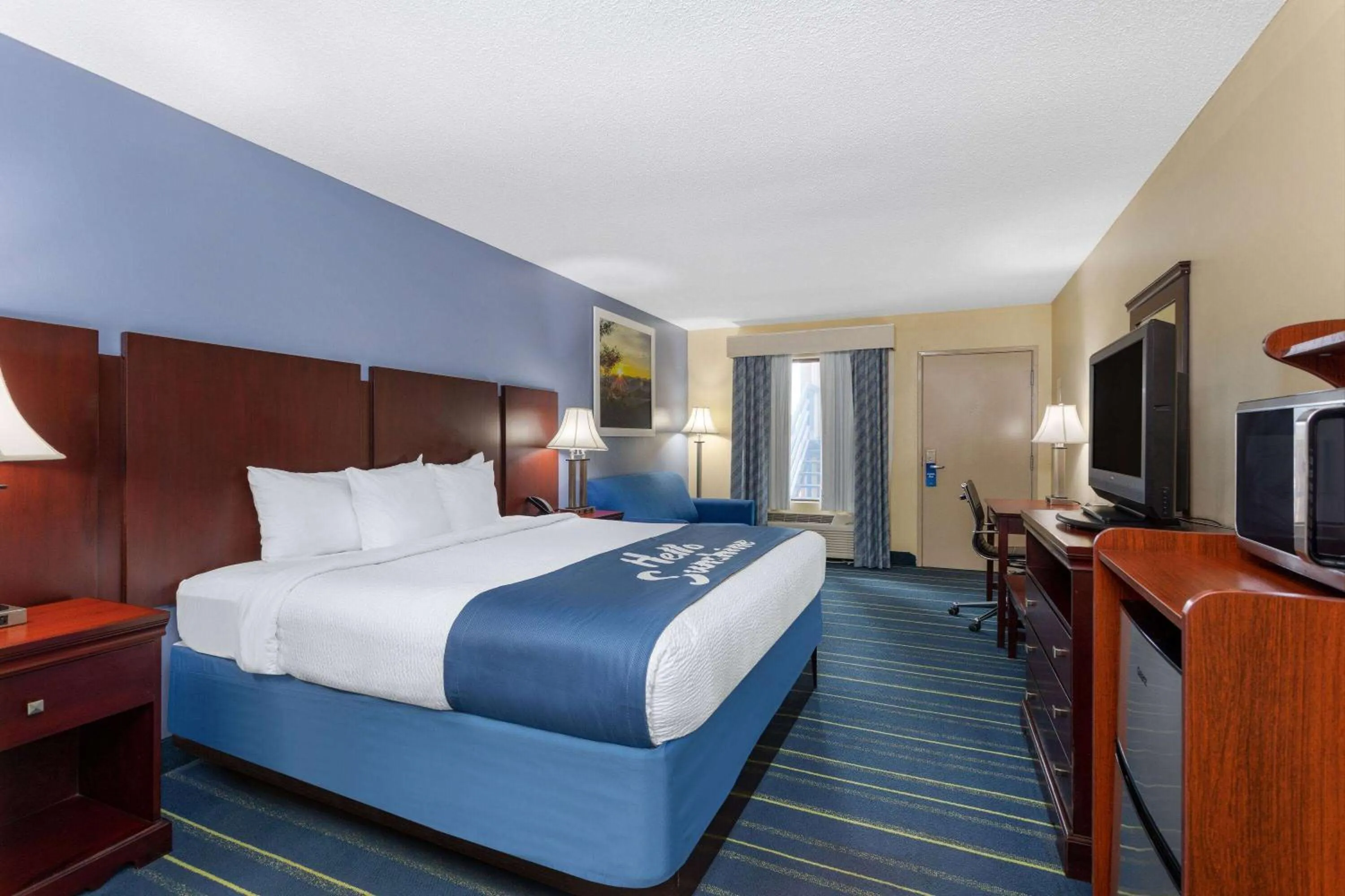 Photo of the whole room, Bed in Days Inn by Wyndham Chipley