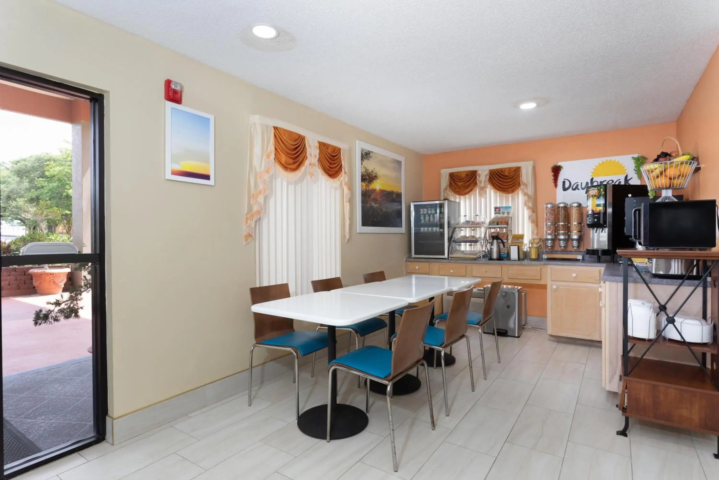 Breakfast in Days Inn by Wyndham Chipley Breakfast in Days Inn by Wyndham Chipley