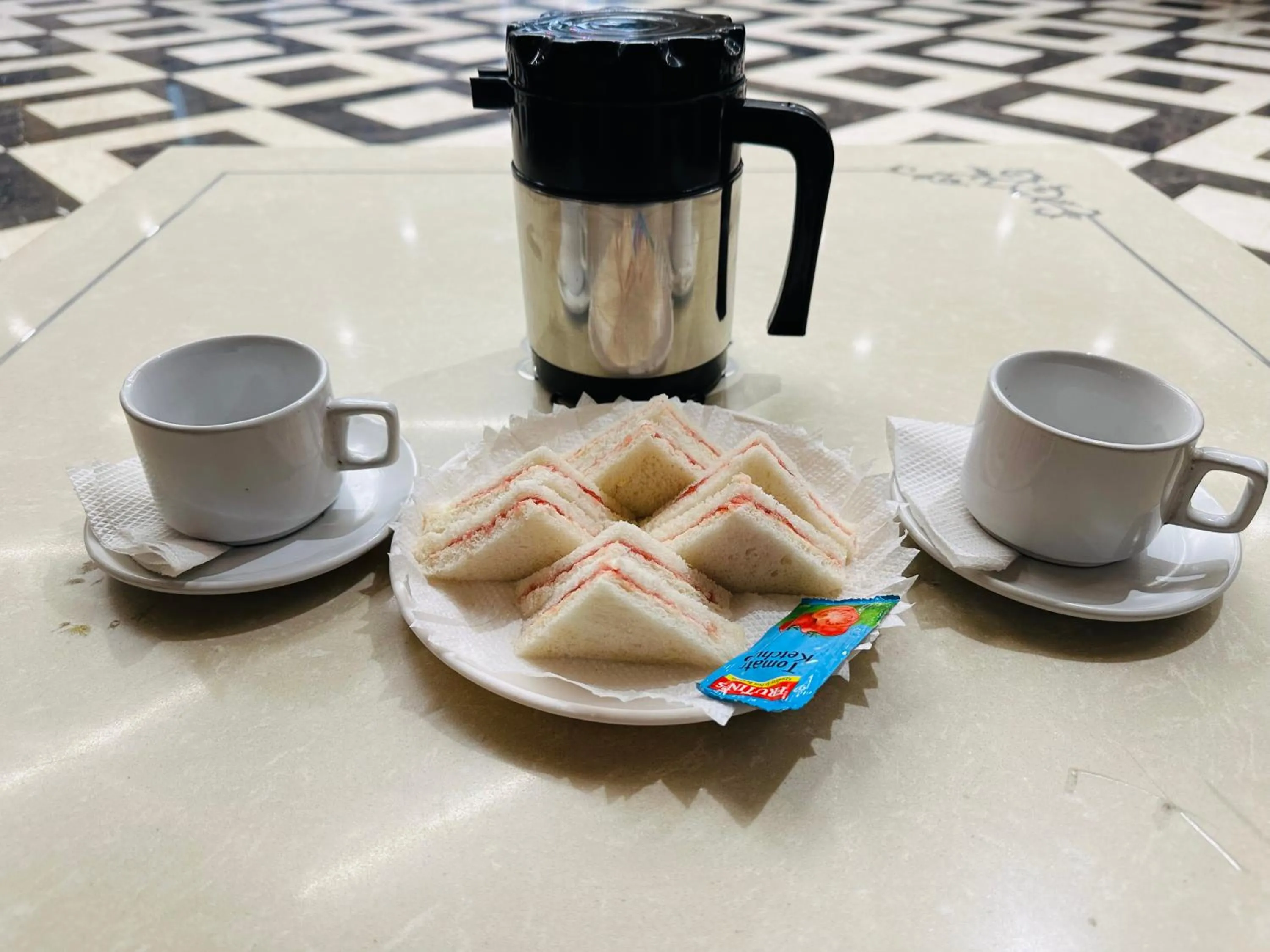 Coffee/tea facilities in Hotel Chowdhry-New Delhi Railway Station-2 minutes walk