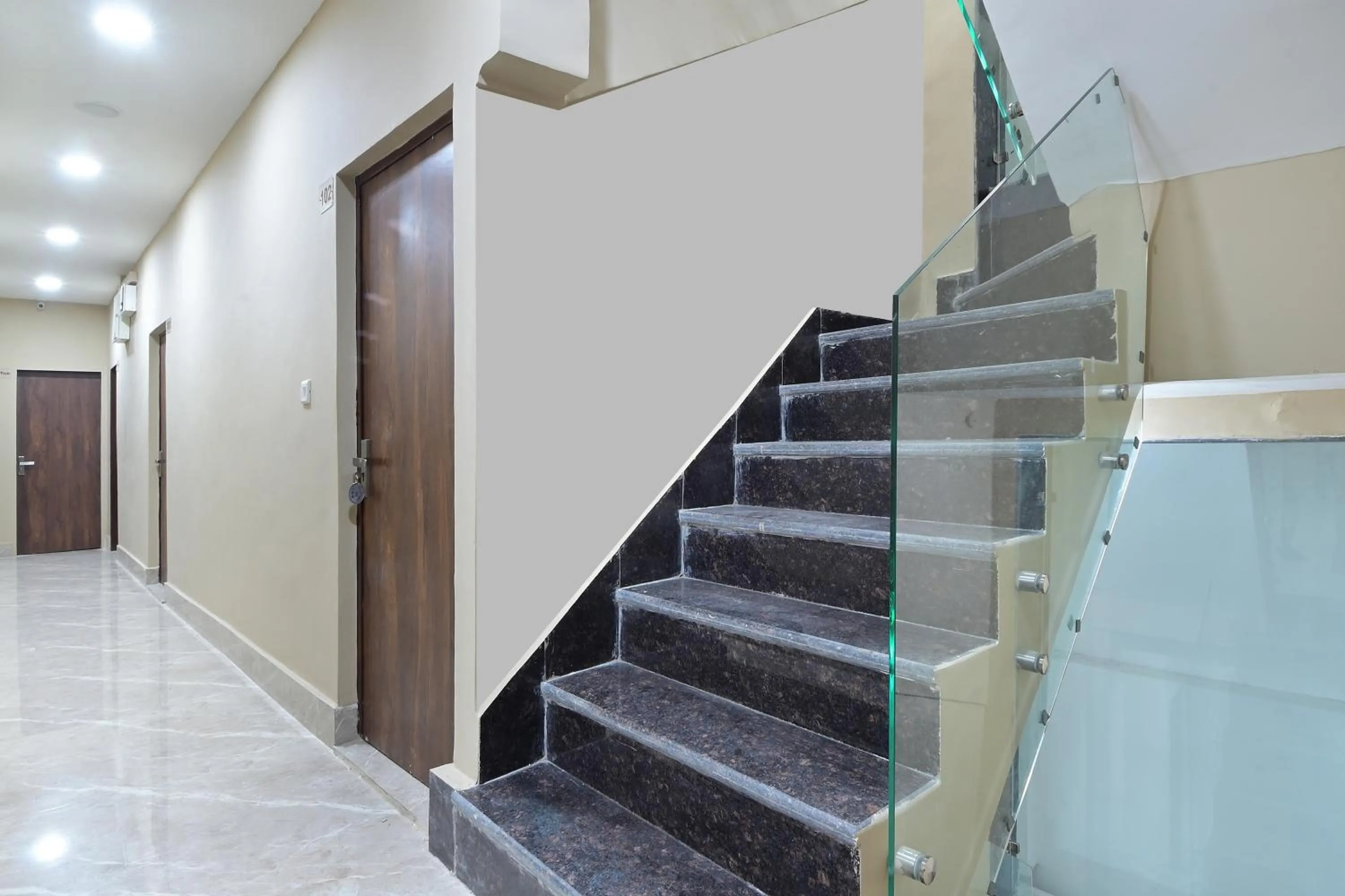 Lobby or reception in Hotel Chowdhry-New Delhi Railway Station-2 minutes walk