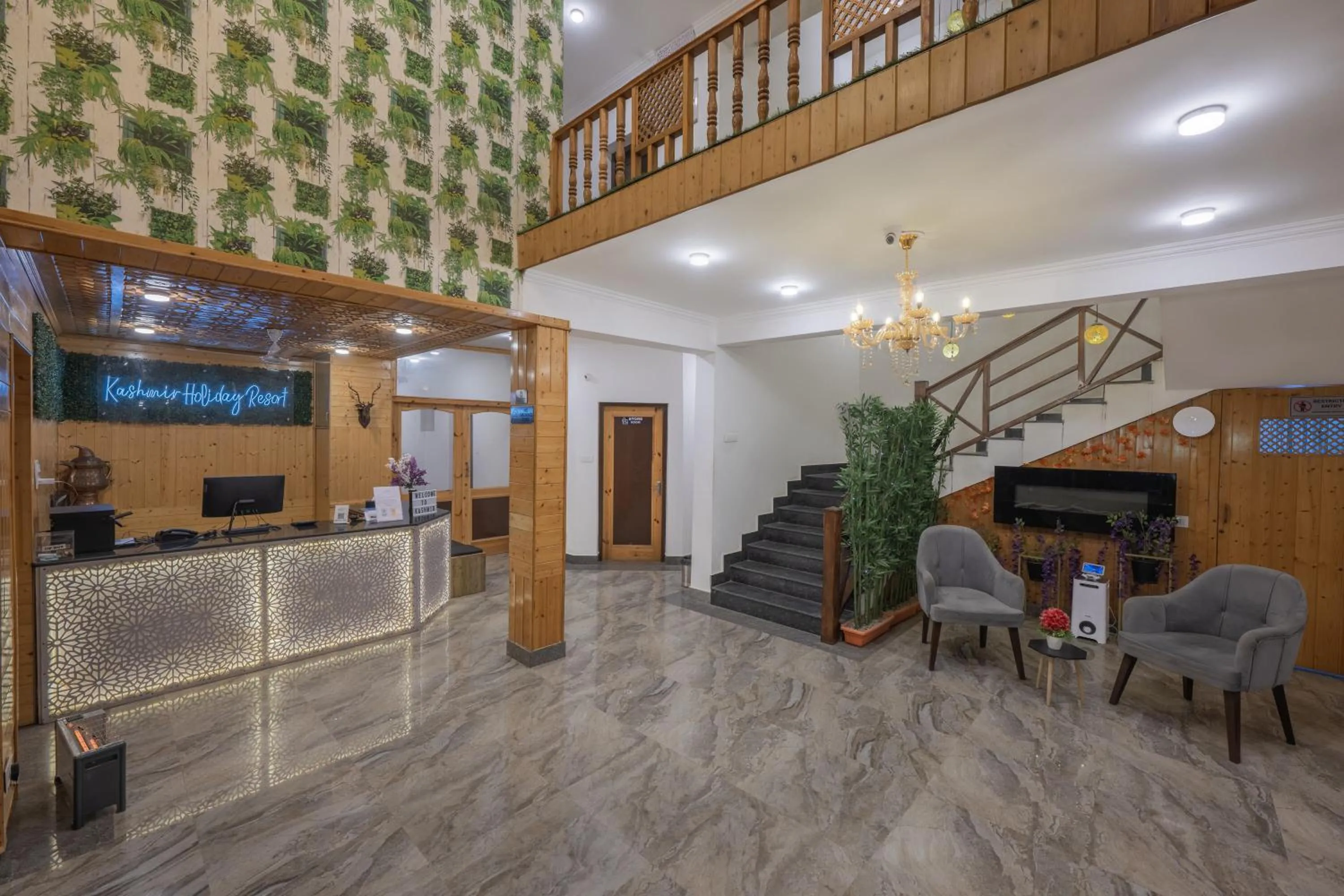 Lobby or reception in Echor Kashmir Holidays Resort Srinagar