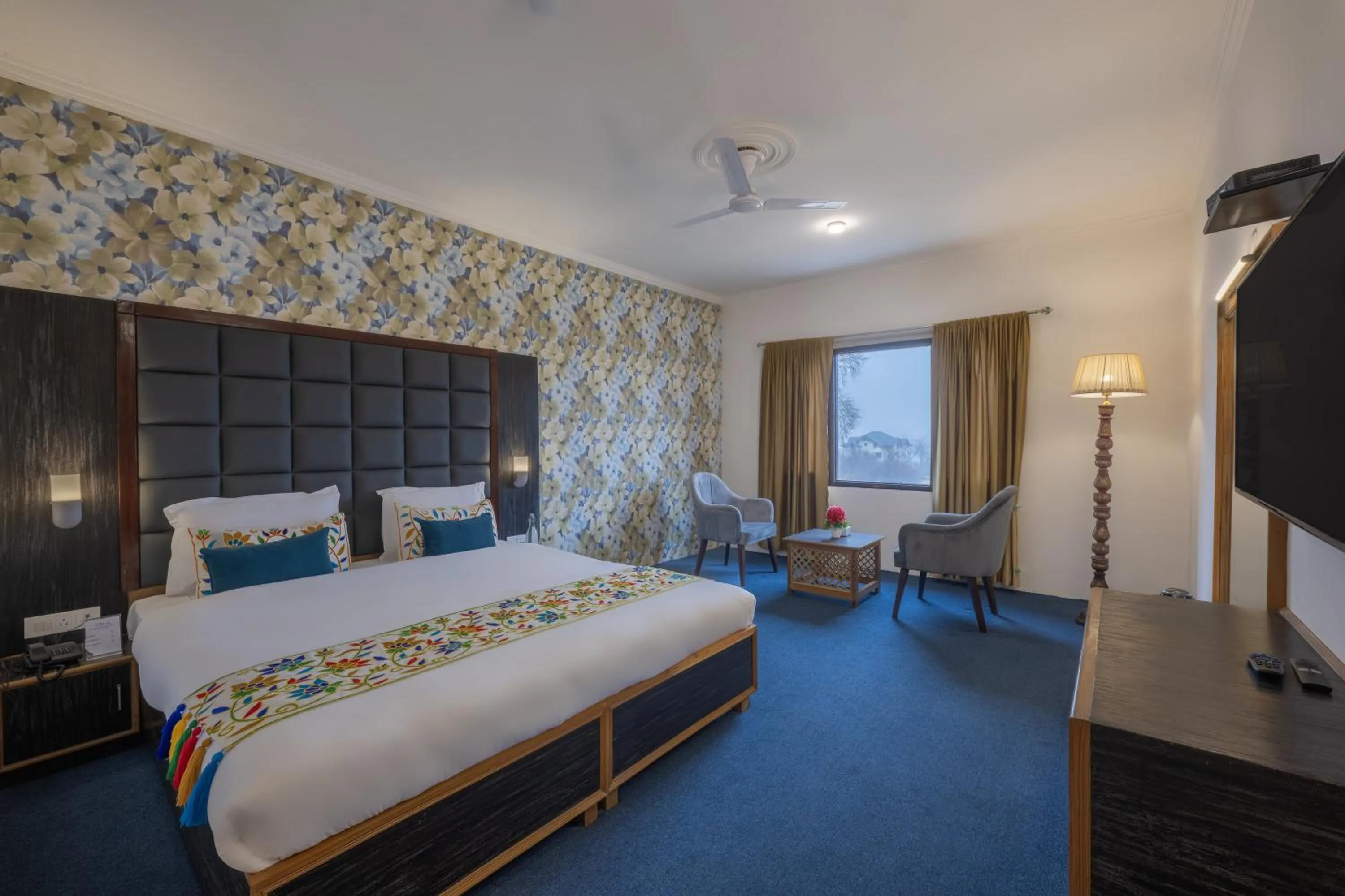 Bed in Echor Kashmir Holidays Resort Srinagar