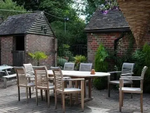 Property building in The Bull on the Green Property building in The Bull on the Green