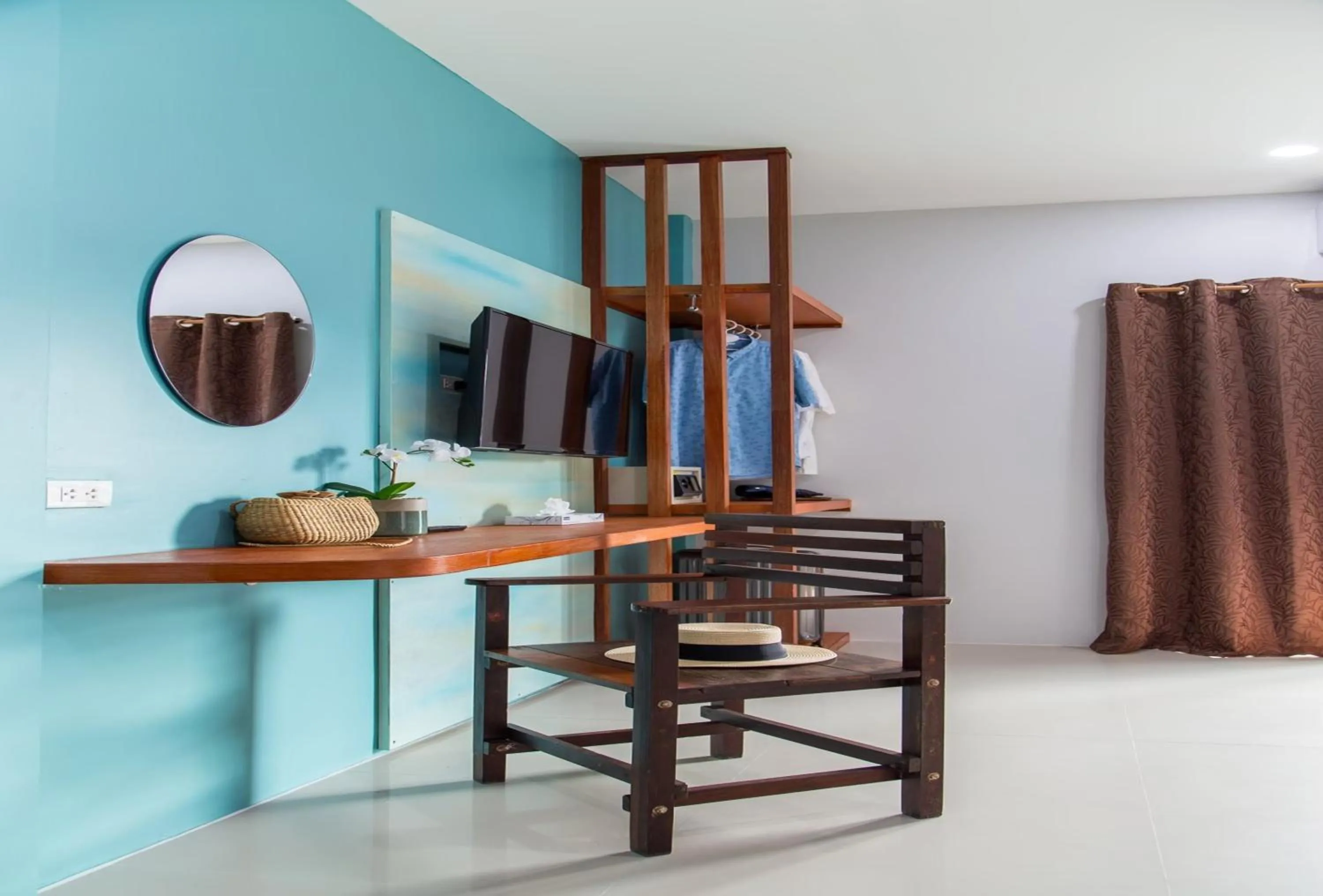 wardrobe in Kamala Beach Residence