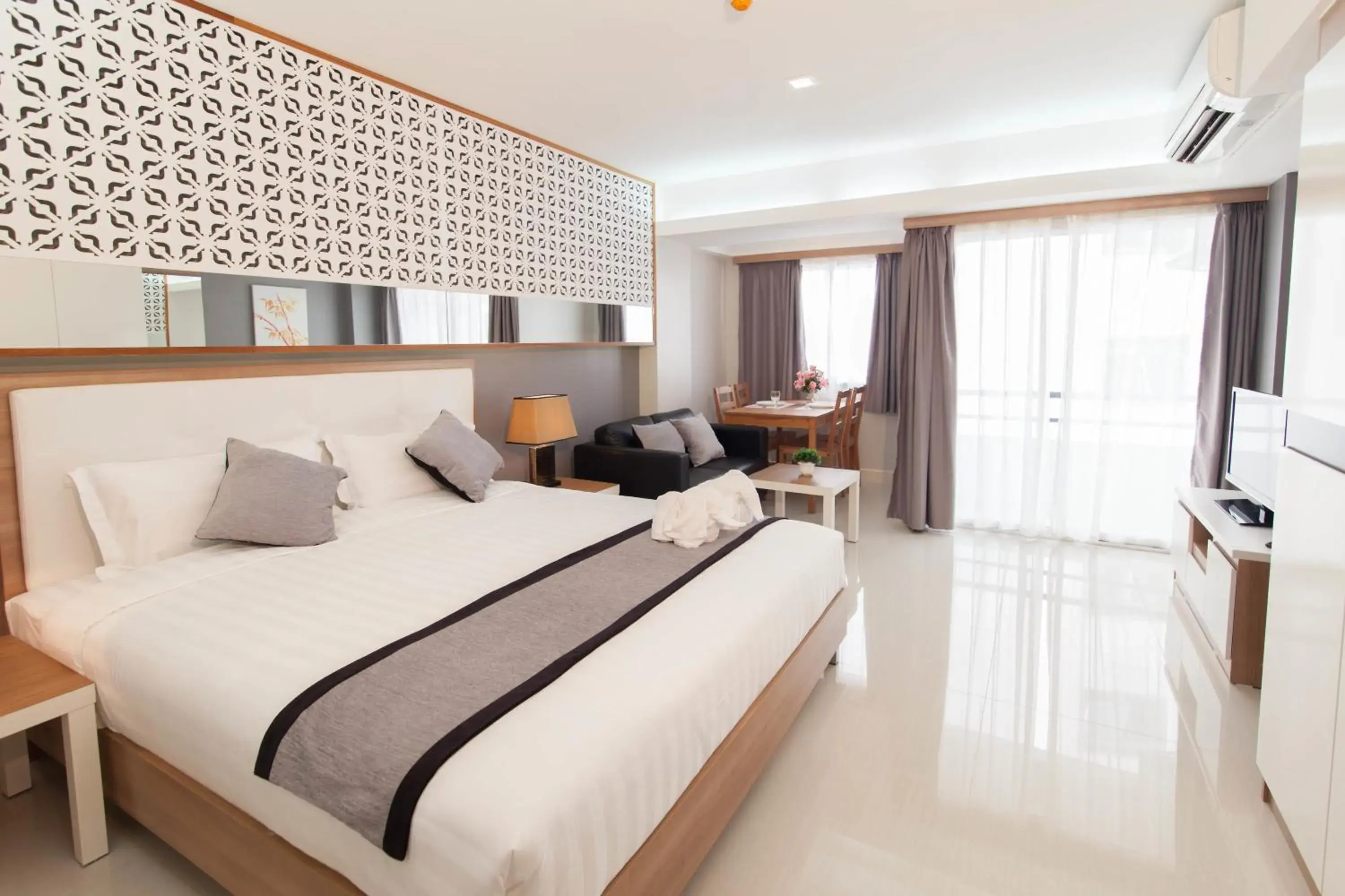 Day, Bed in Racha Residence Day, Bed in Racha Residence