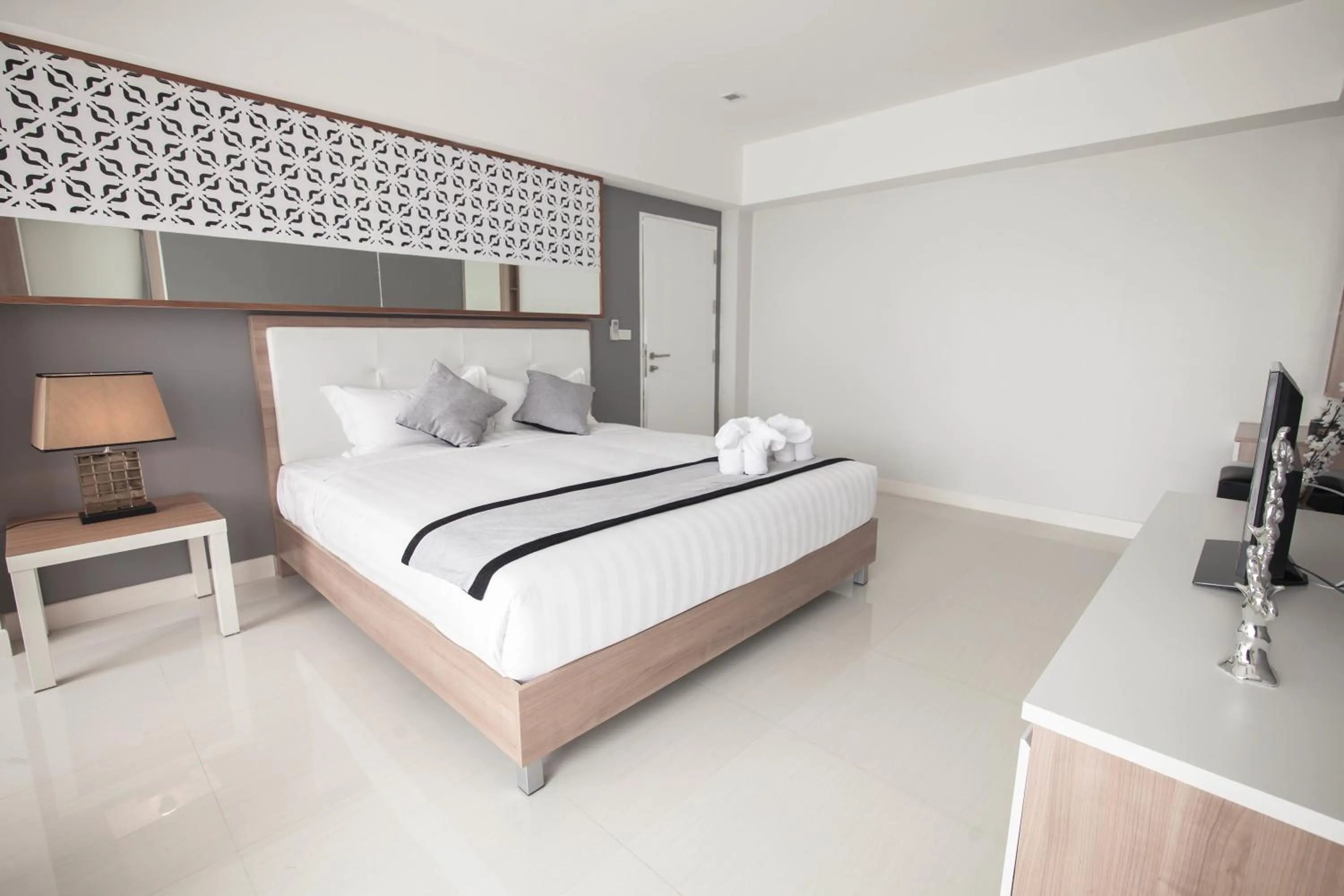 Photo of the whole room, Bed in Racha Residence