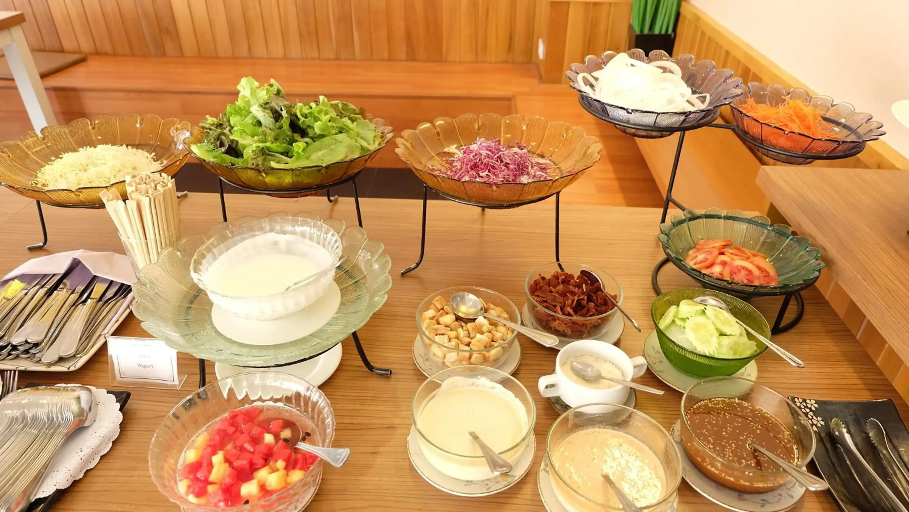 Restaurant/places to eat in Racha Residence Restaurant/places to eat in Racha Residence