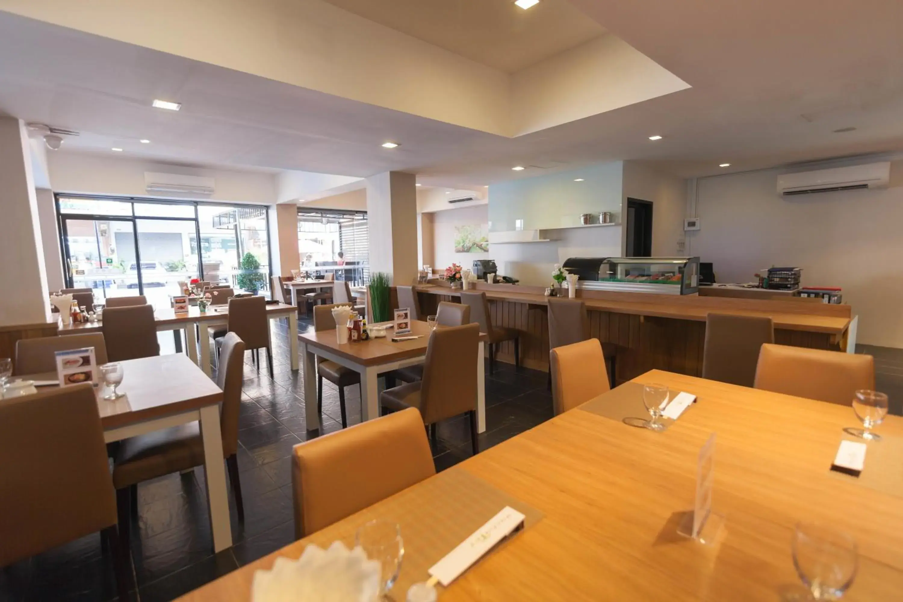 Restaurant/places to eat in Racha Residence Restaurant/places to eat in Racha Residence