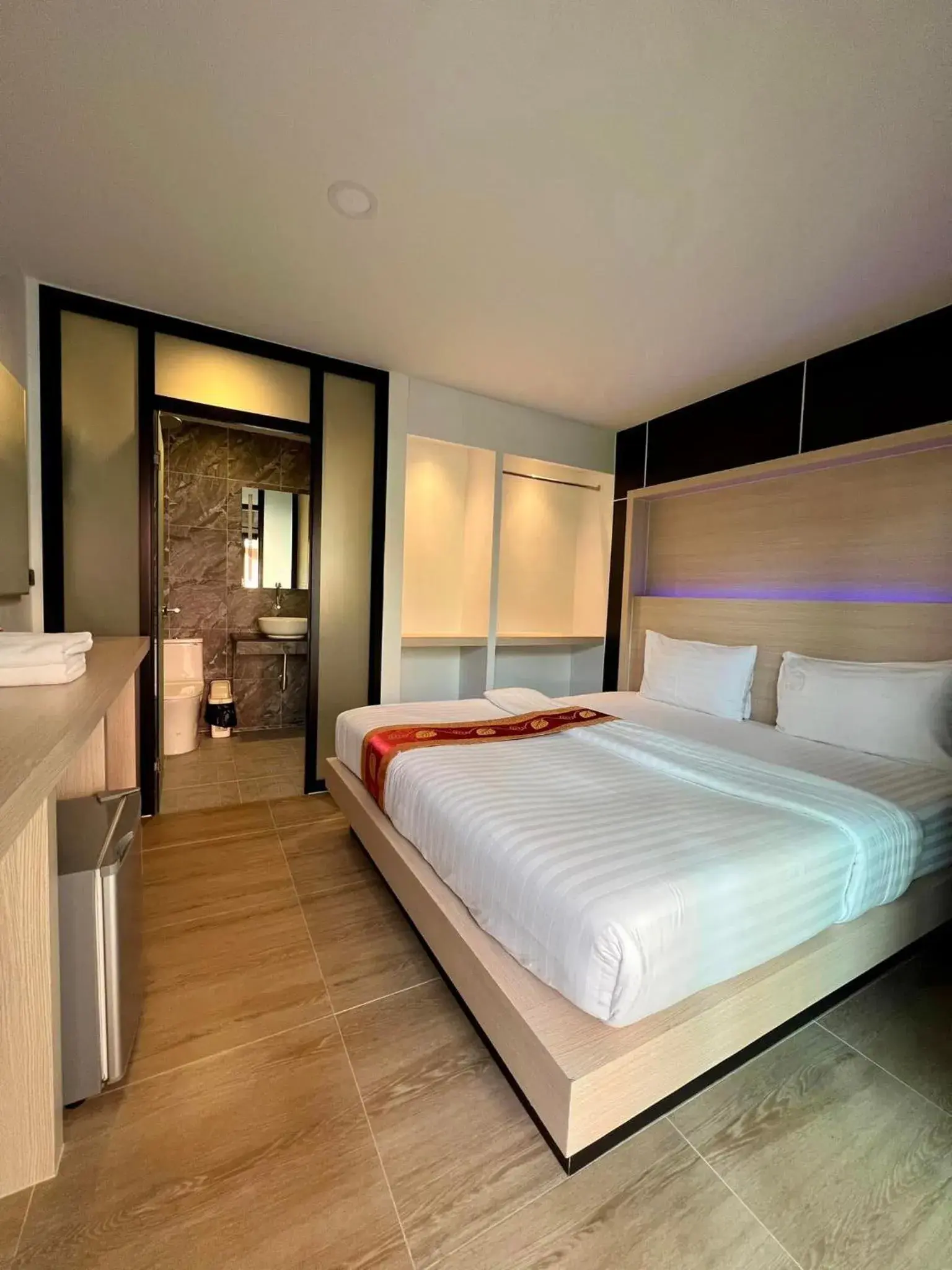 Property building, Bed in Phi Phi Rimlay Resort Property building, Bed in Phi Phi Rimlay Resort