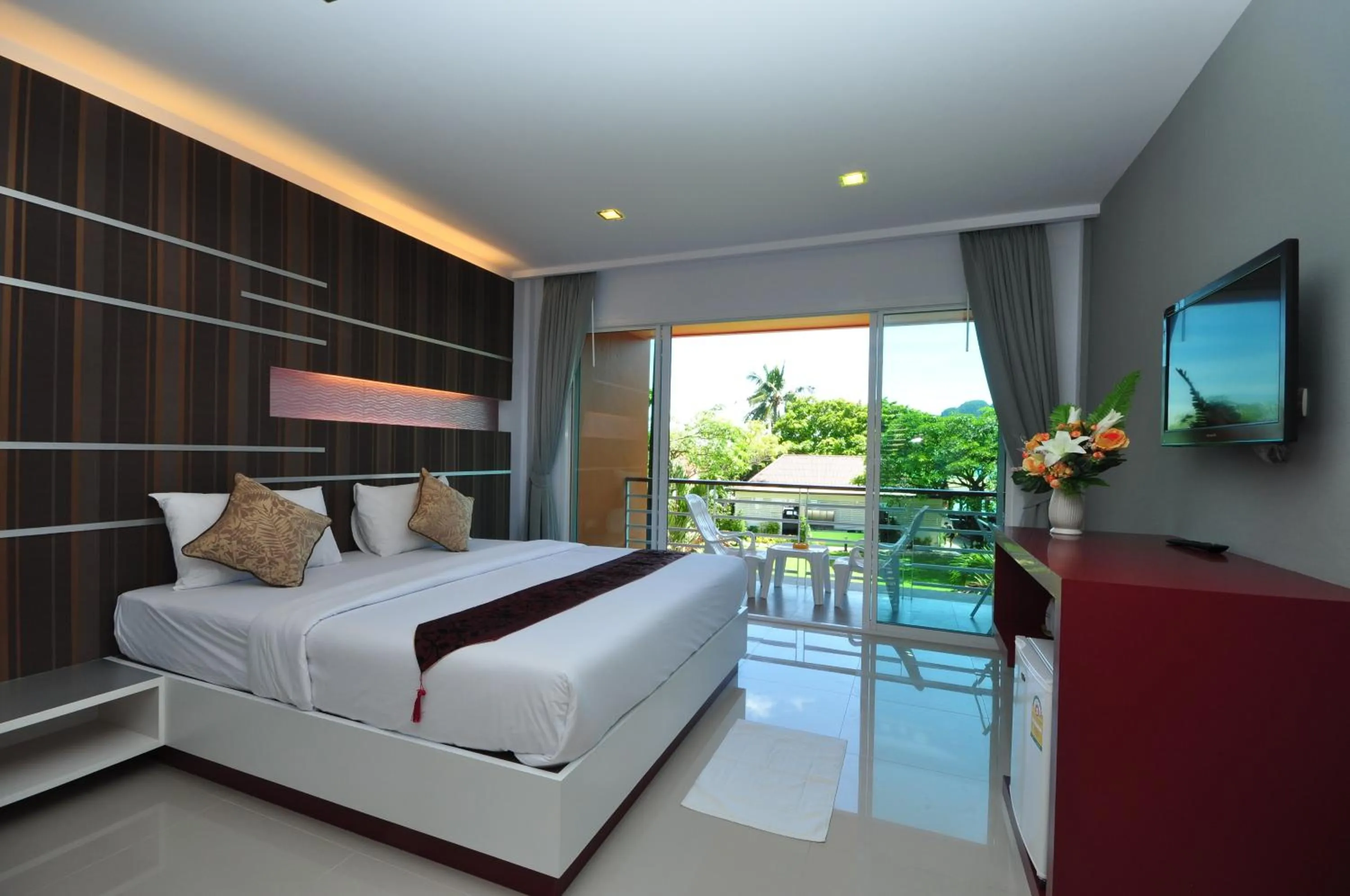 Bed in Phi Phi Rimlay Resort