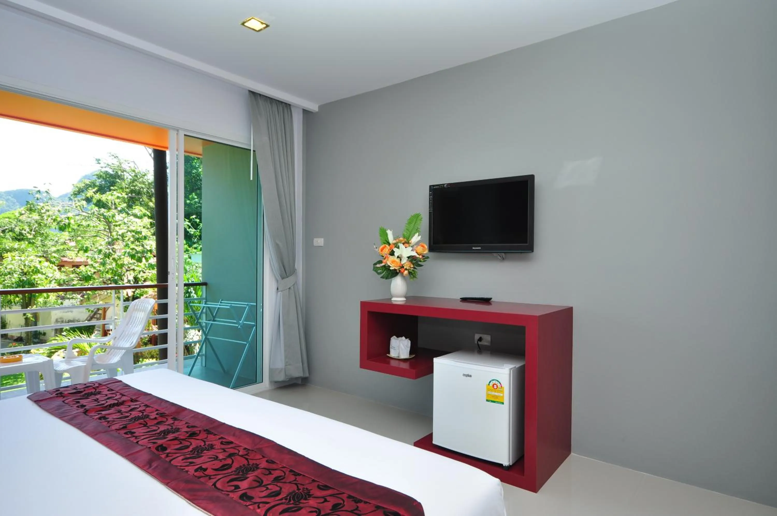 Bed in Phi Phi Rimlay Resort