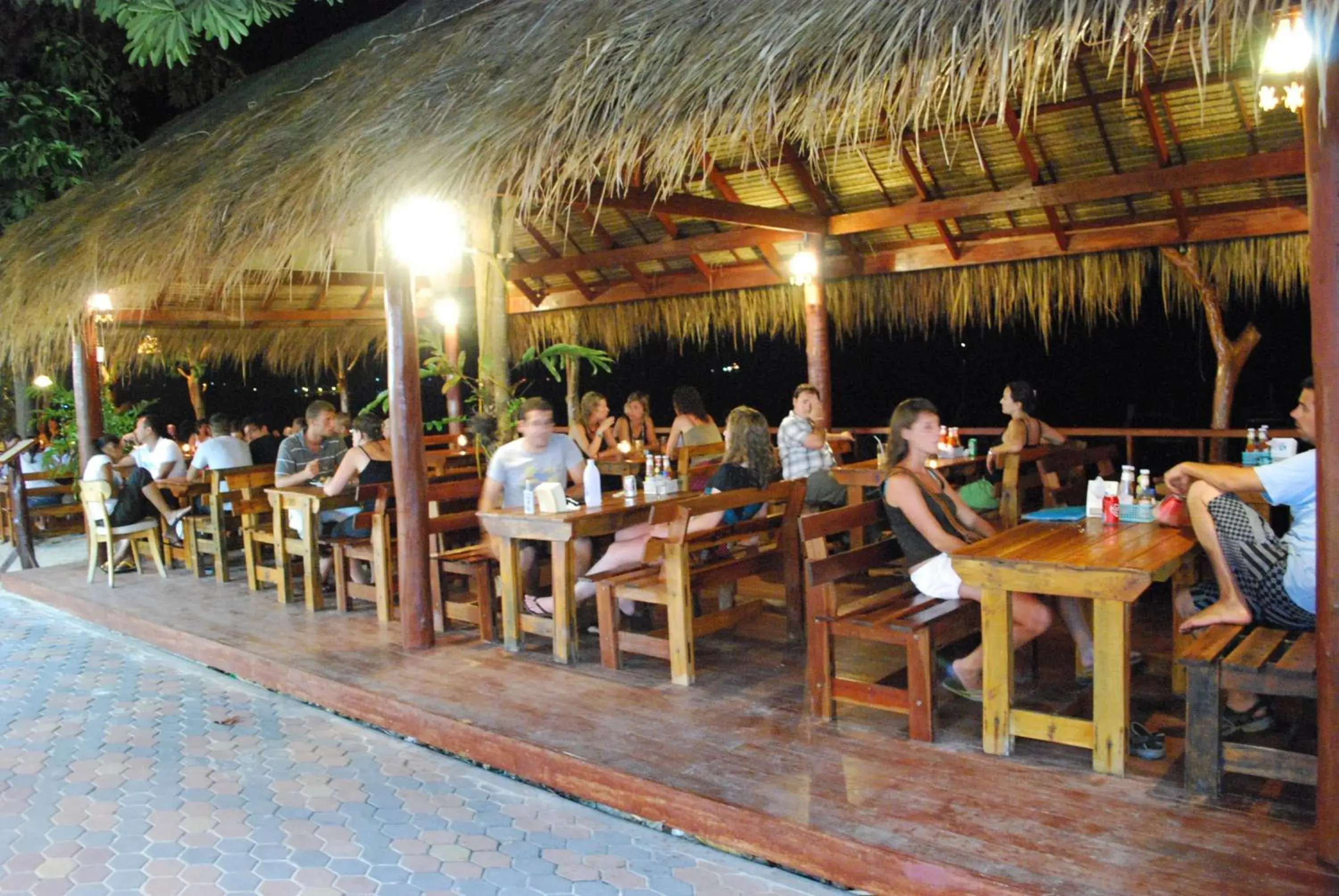 Restaurant/places to eat in Phi Phi Rimlay Resort Restaurant/places to eat in Phi Phi Rimlay Resort