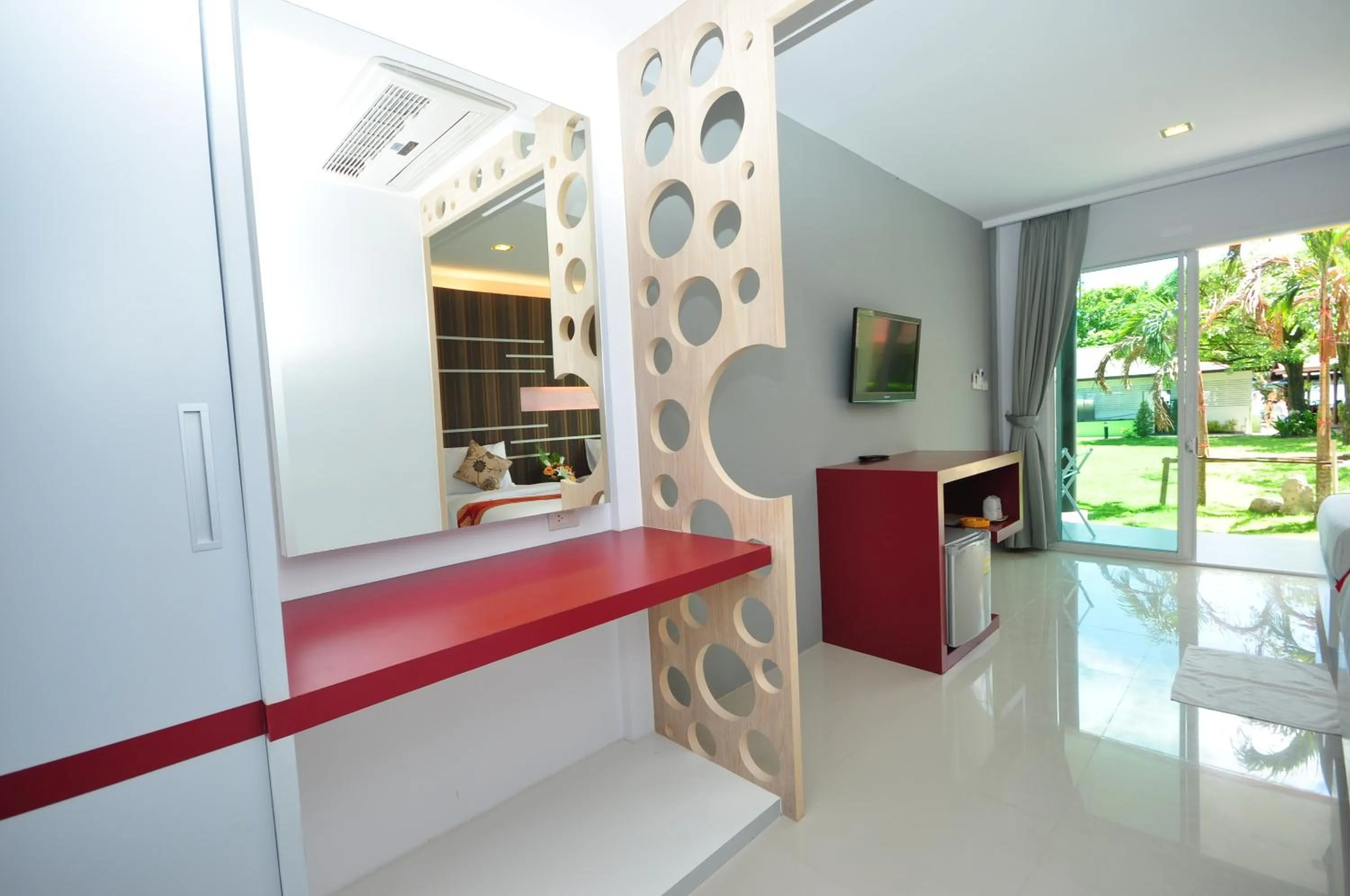 TV and multimedia in Phi Phi Rimlay Resort