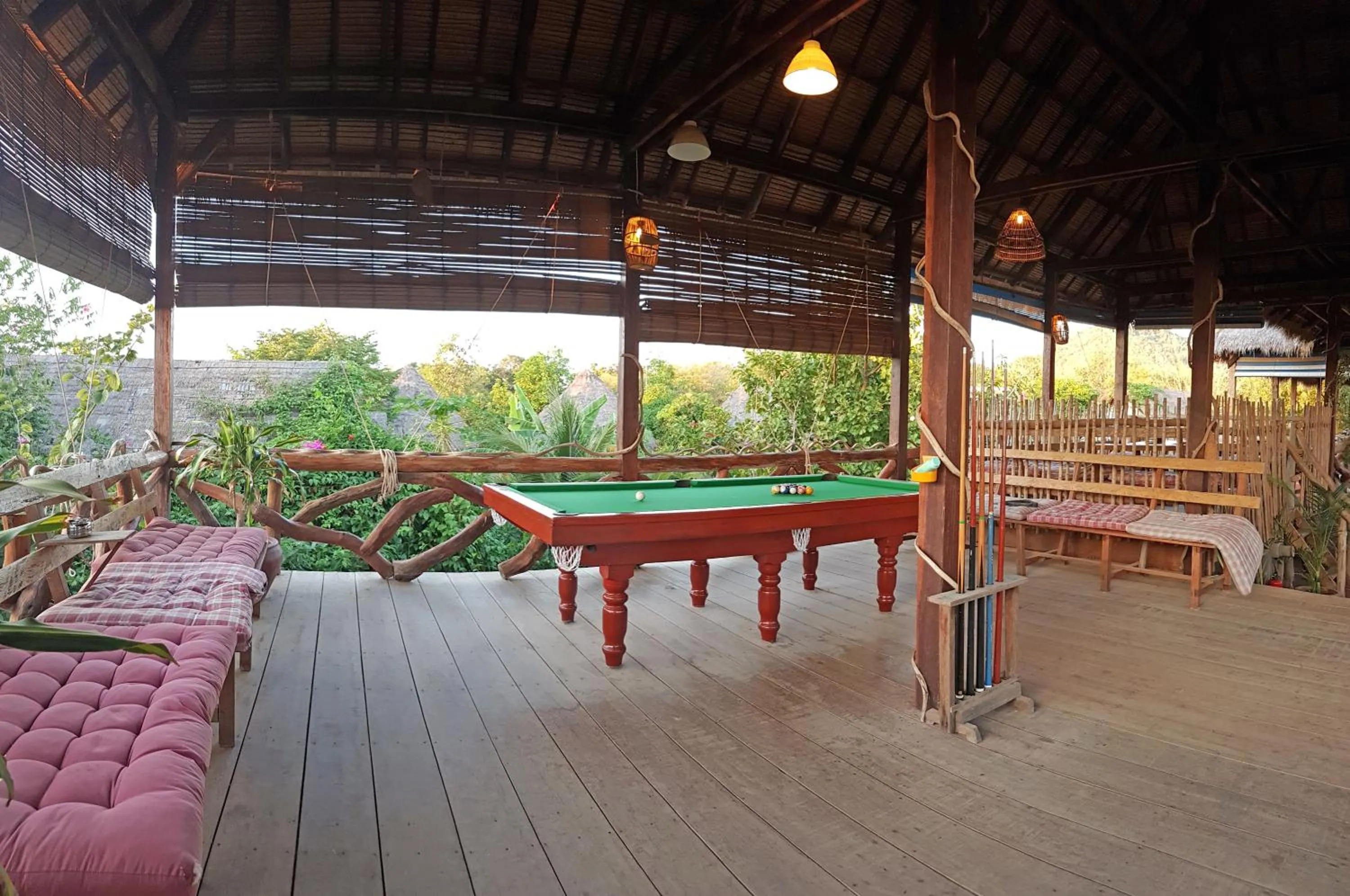 Communal lounge/ TV room, Billiards in Darica Resort