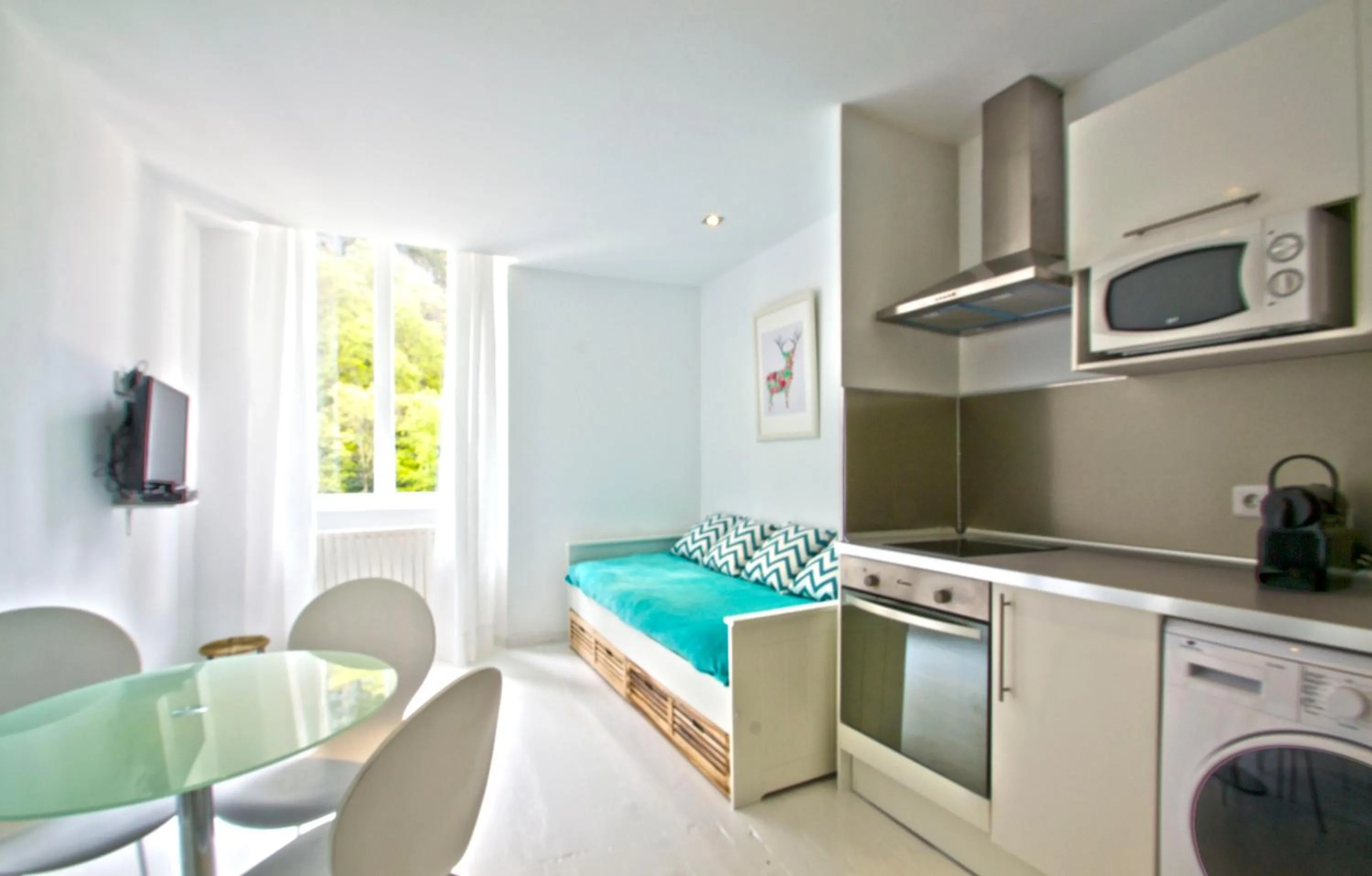 Property building in Maison La Douane - Comprends nettoyage professionnel et le linge