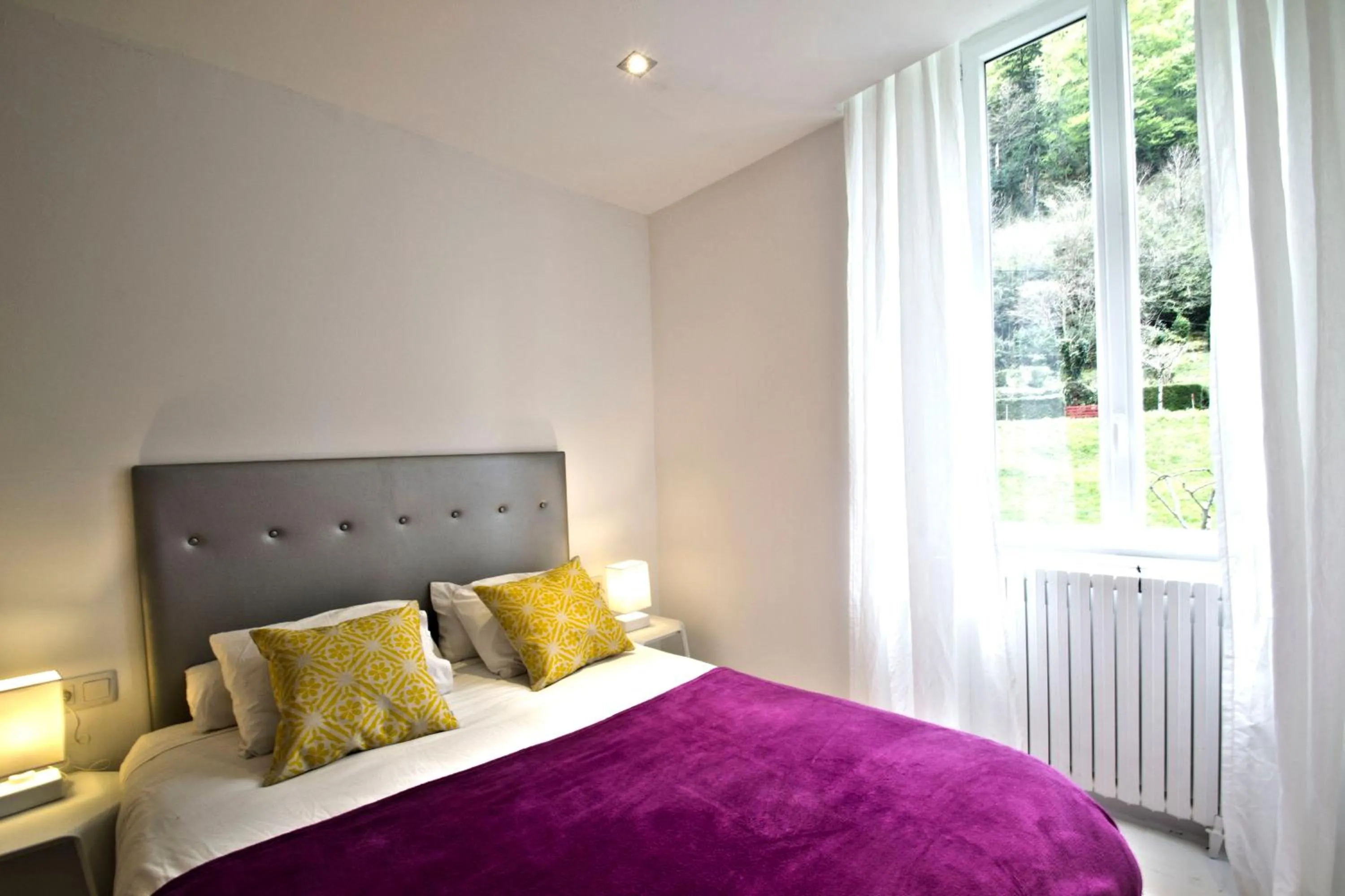 Property building, Bed in Maison La Douane - Comprends nettoyage professionnel et le linge