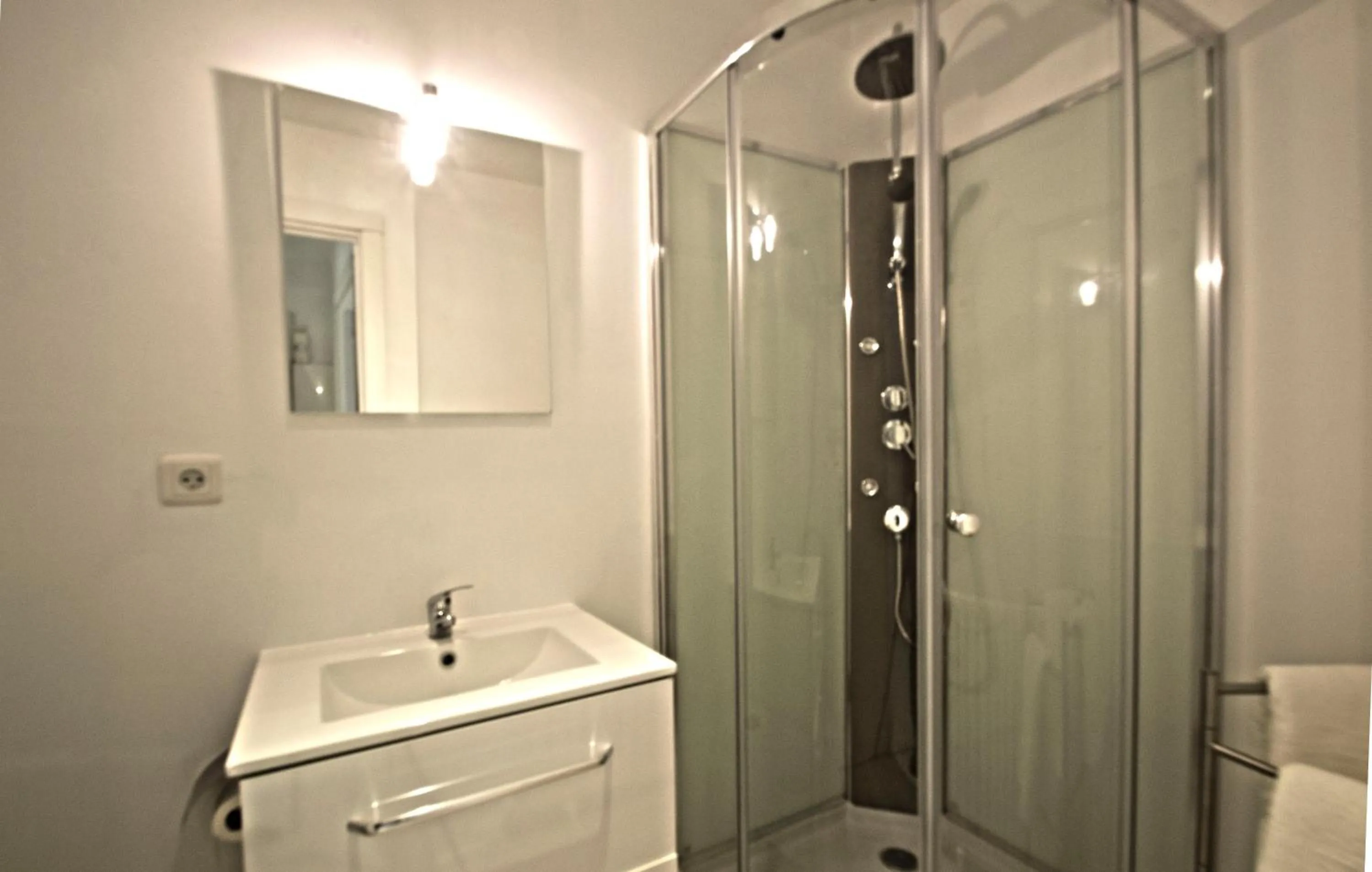 Property building in Maison La Douane - Comprends nettoyage professionnel et le linge