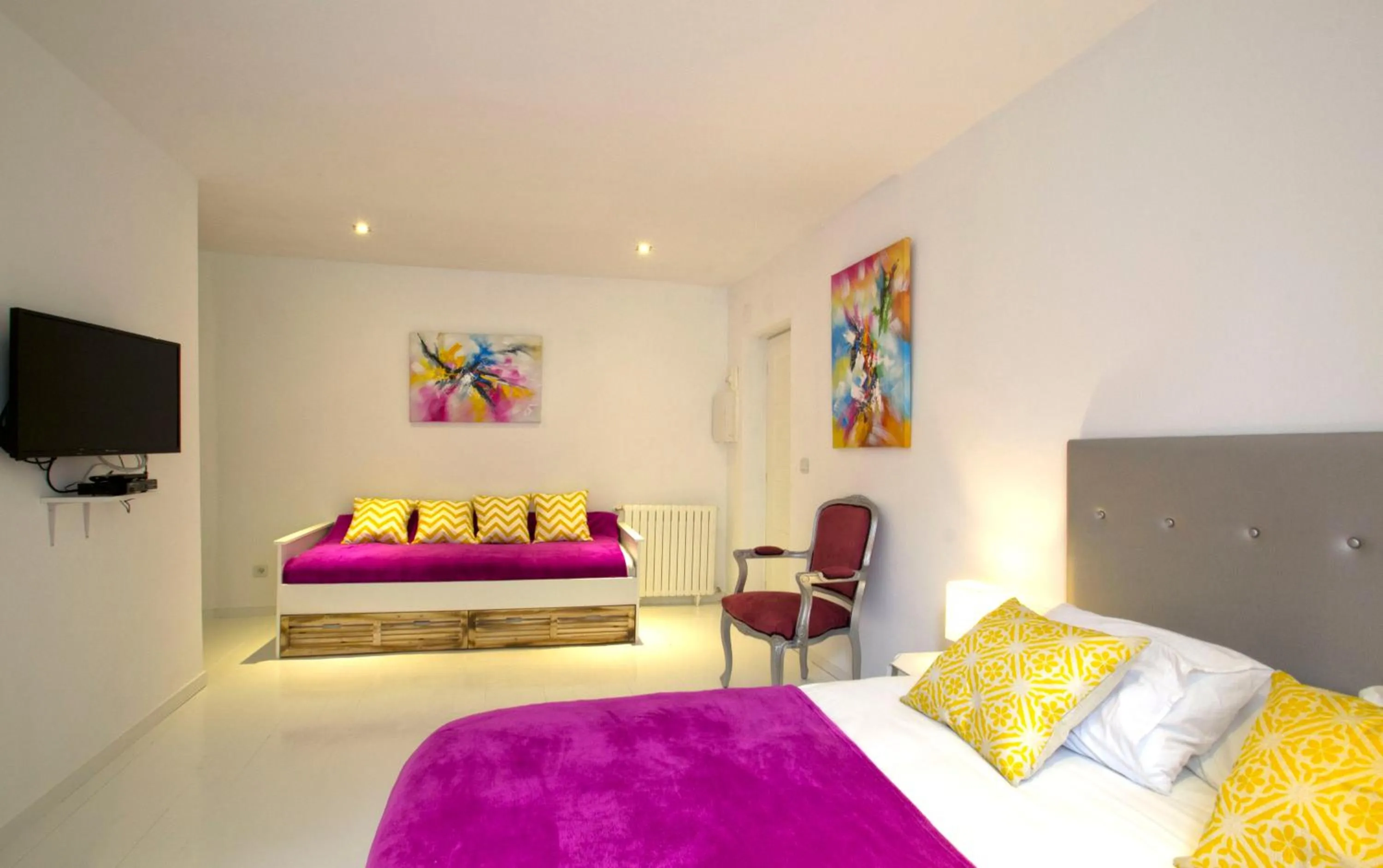 Property building, Bed in Maison La Douane - Comprends nettoyage professionnel et le linge