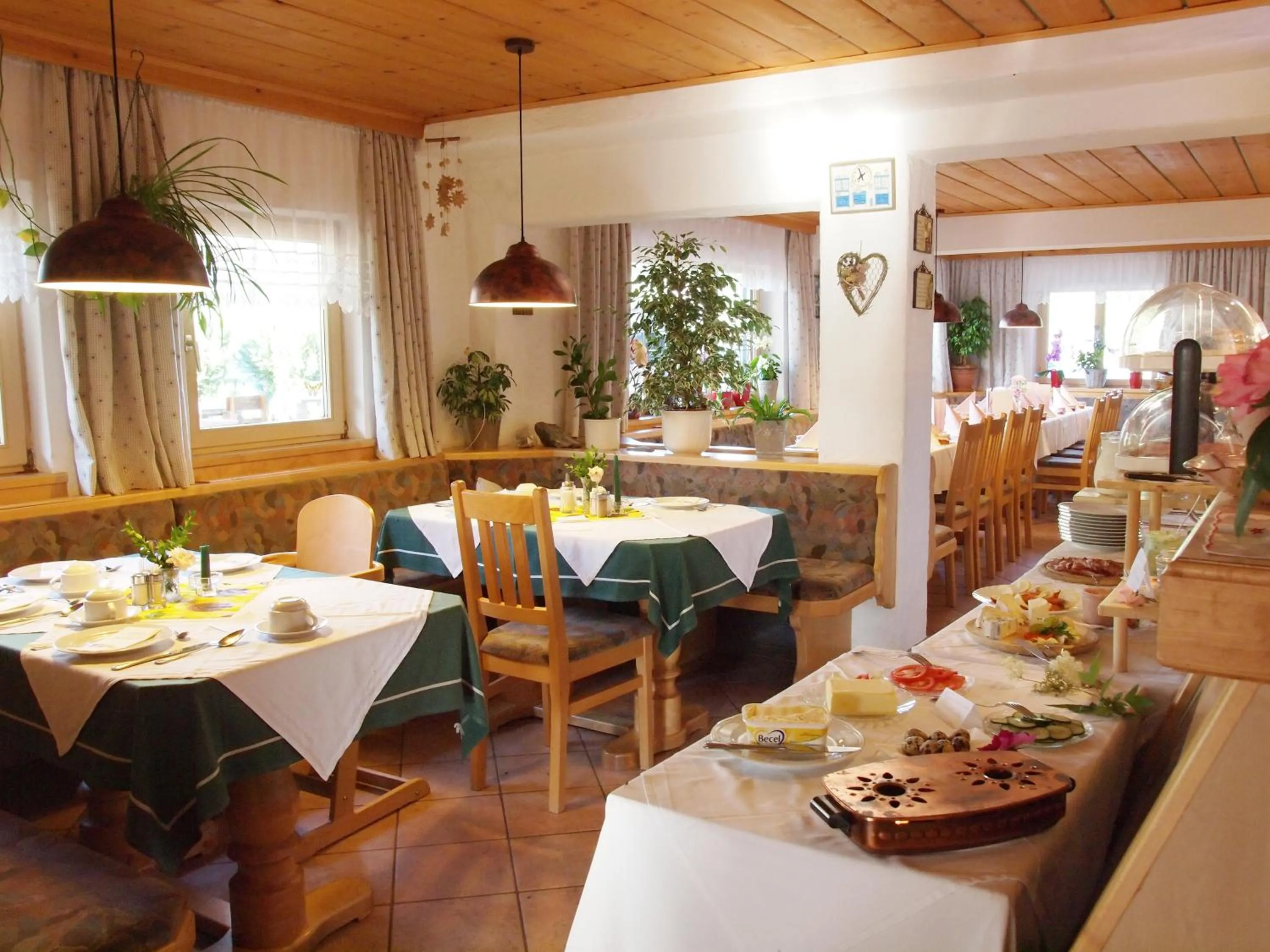 Restaurant/places to eat in Gasthof Pesbichl