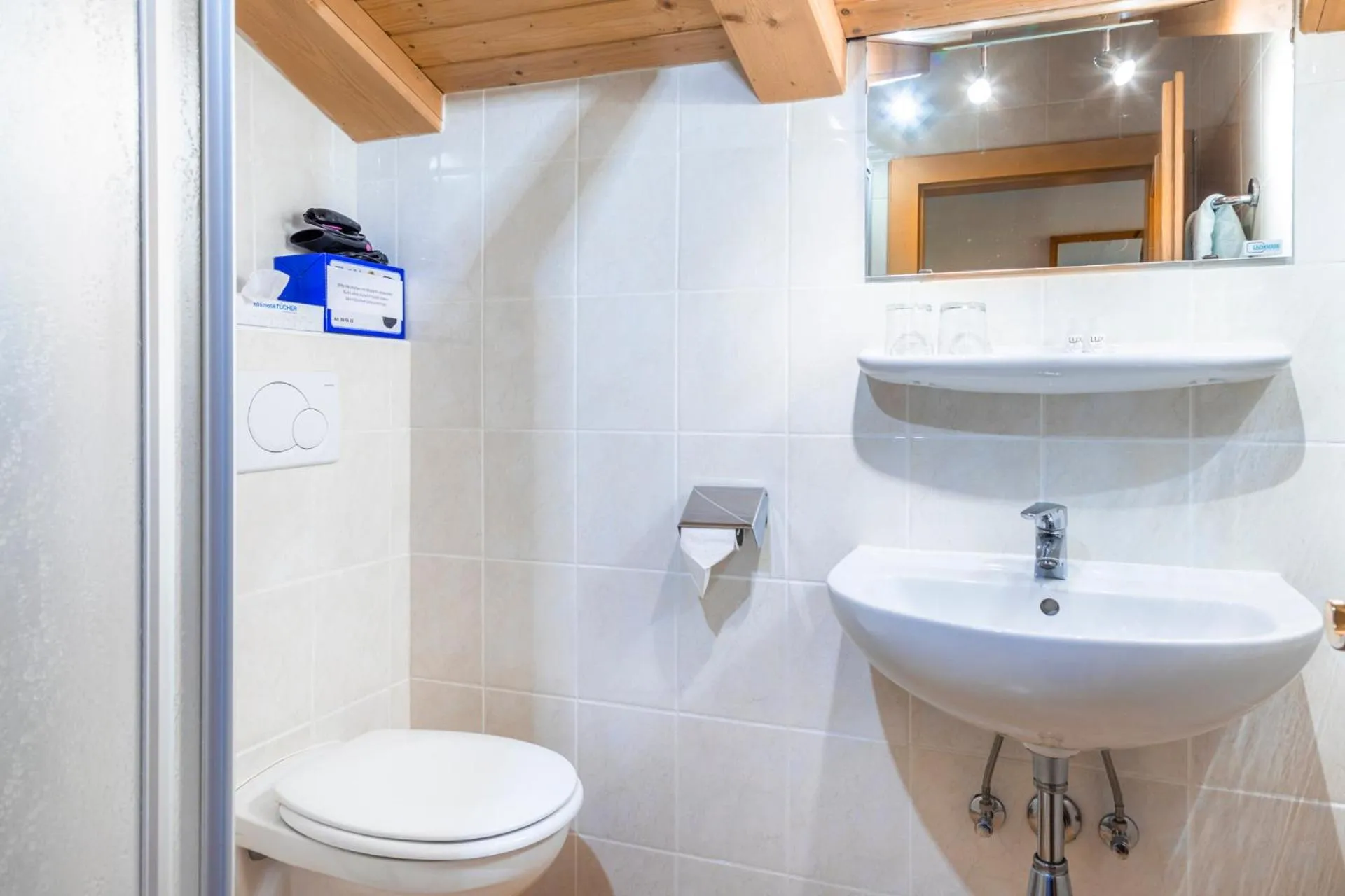 Bathroom in Gasthof Pesbichl