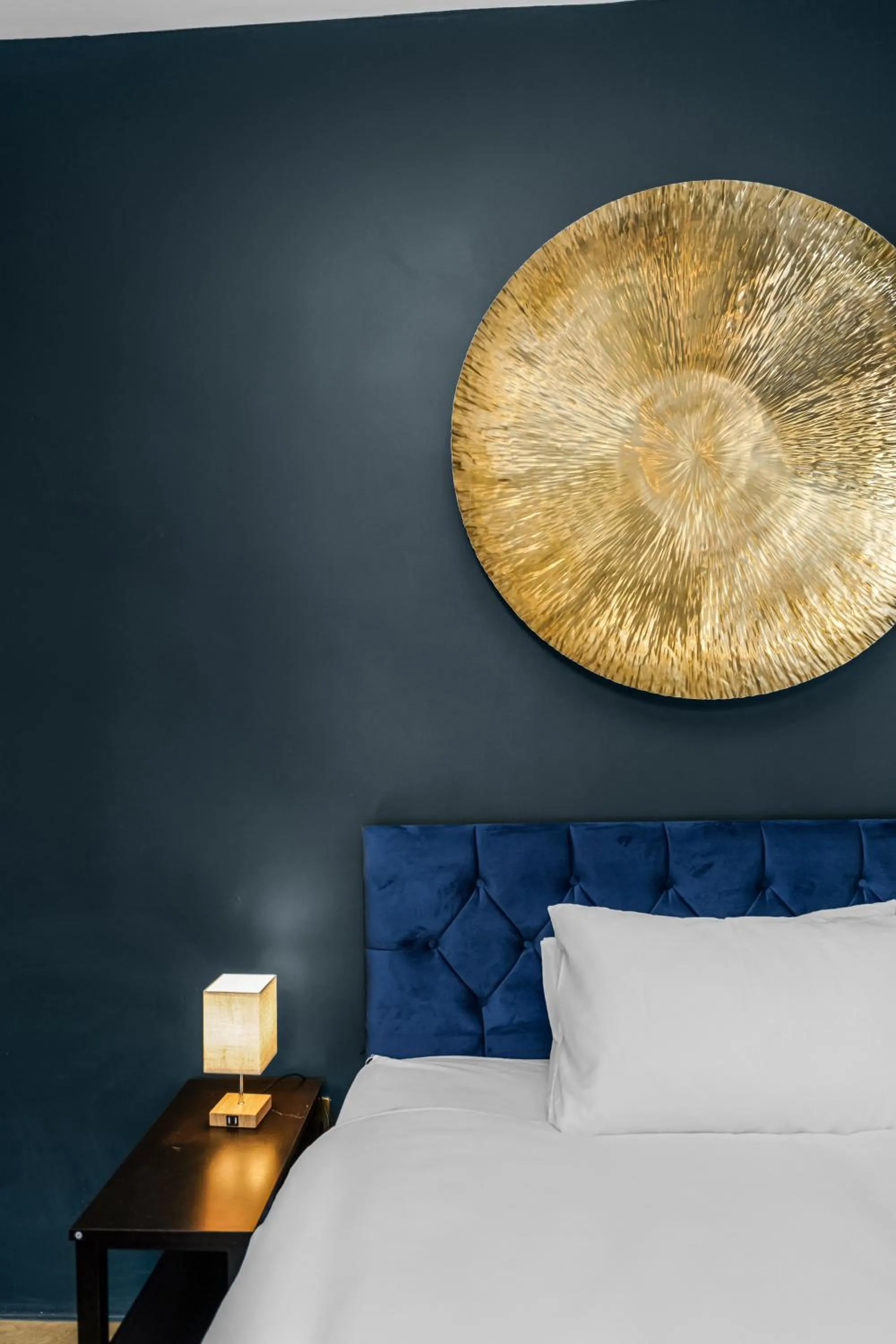 Bed in G Eighty Four