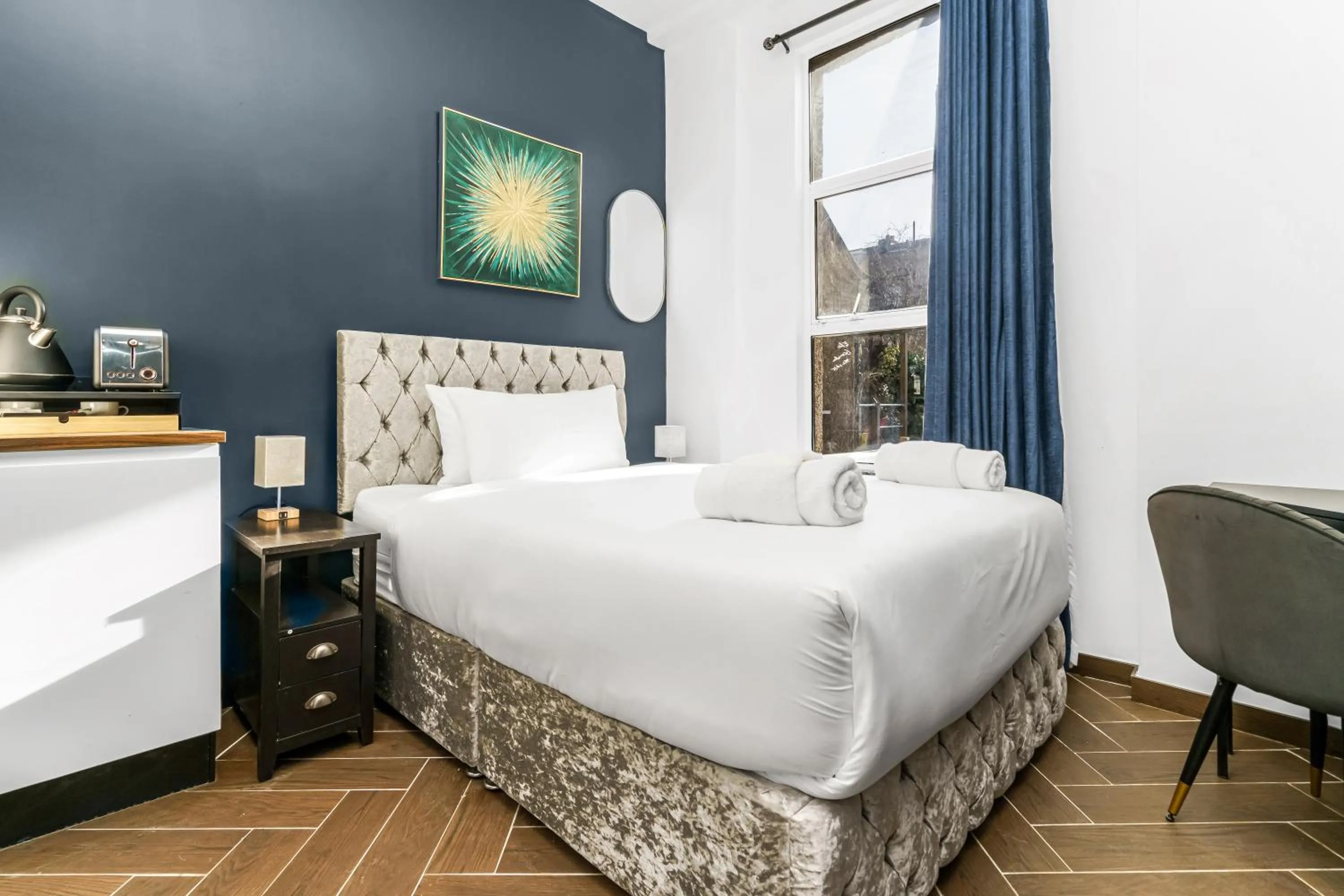 Bed in G Eighty Four