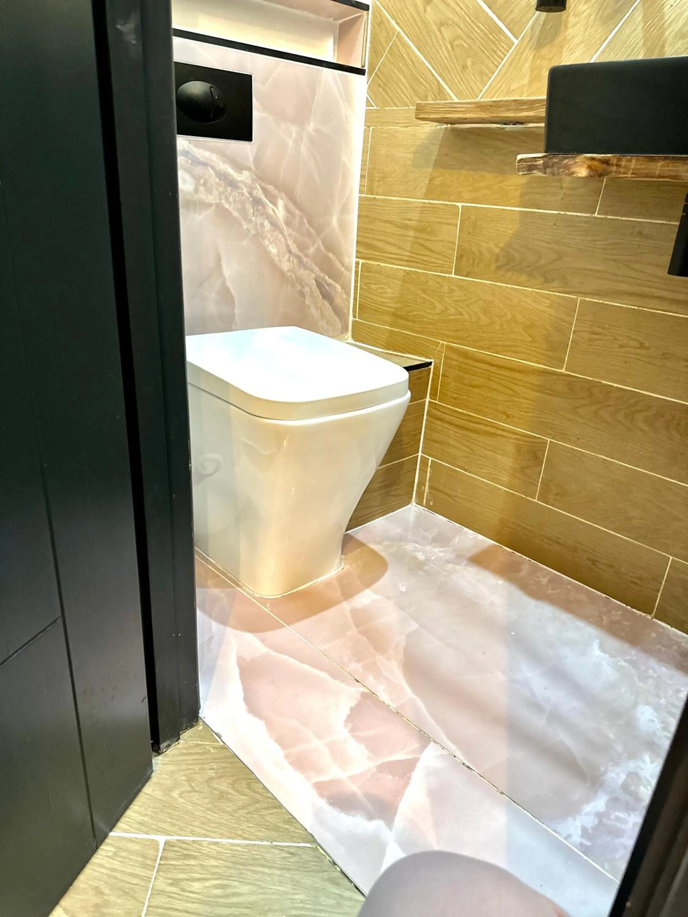 Toilet in G Eighty Four