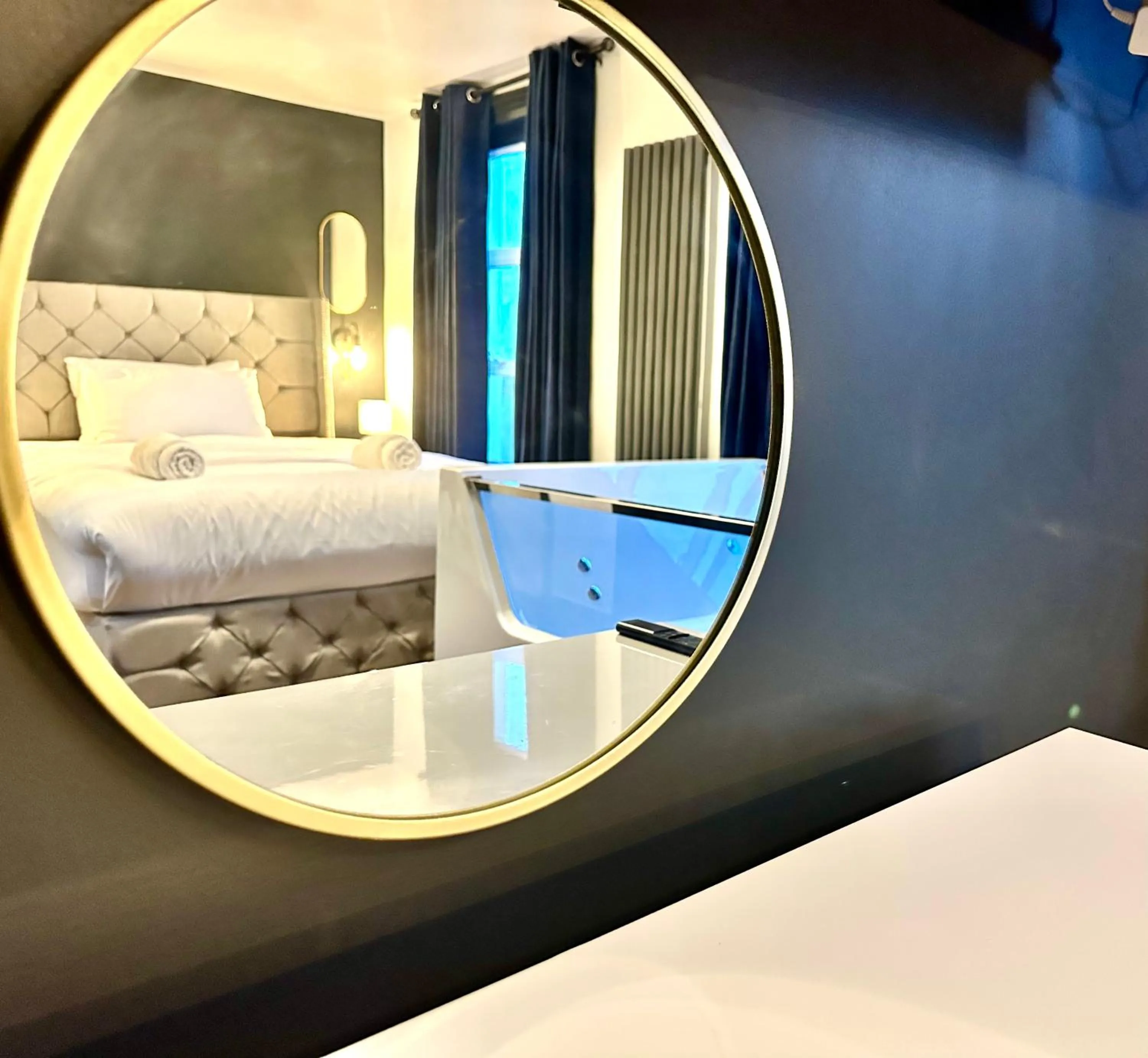 Bed in G Eighty Four