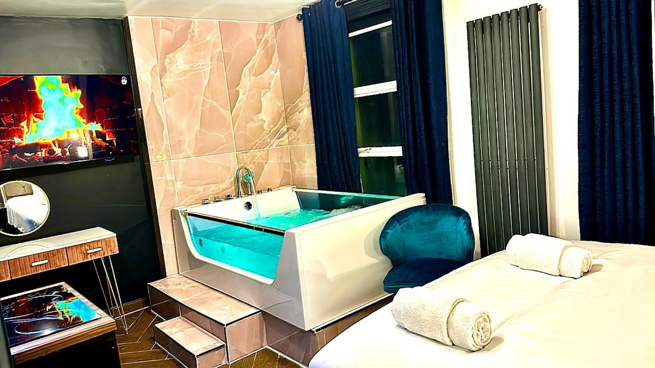 Bed in G Eighty Four