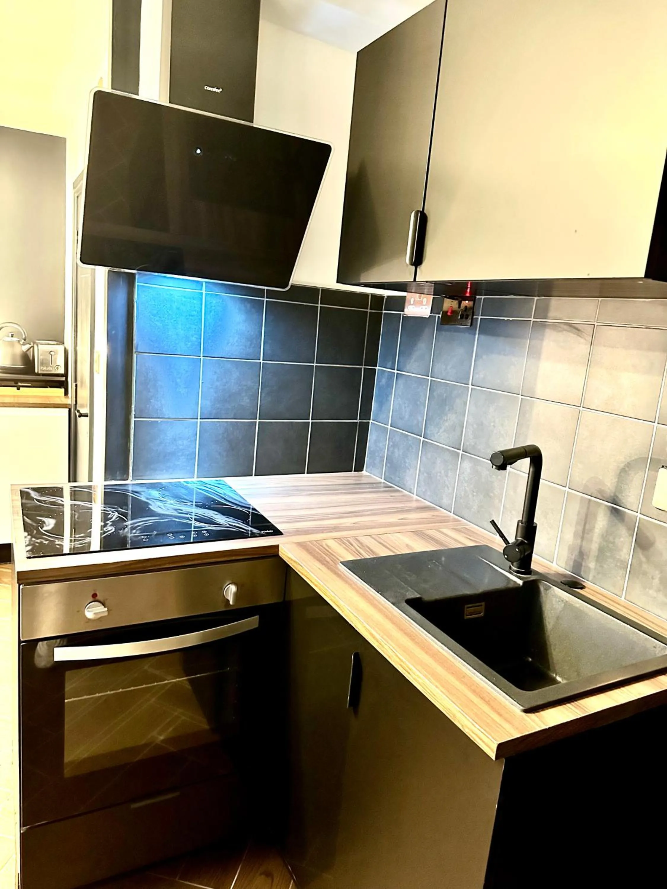 Kitchen or kitchenette in G Eighty Four
