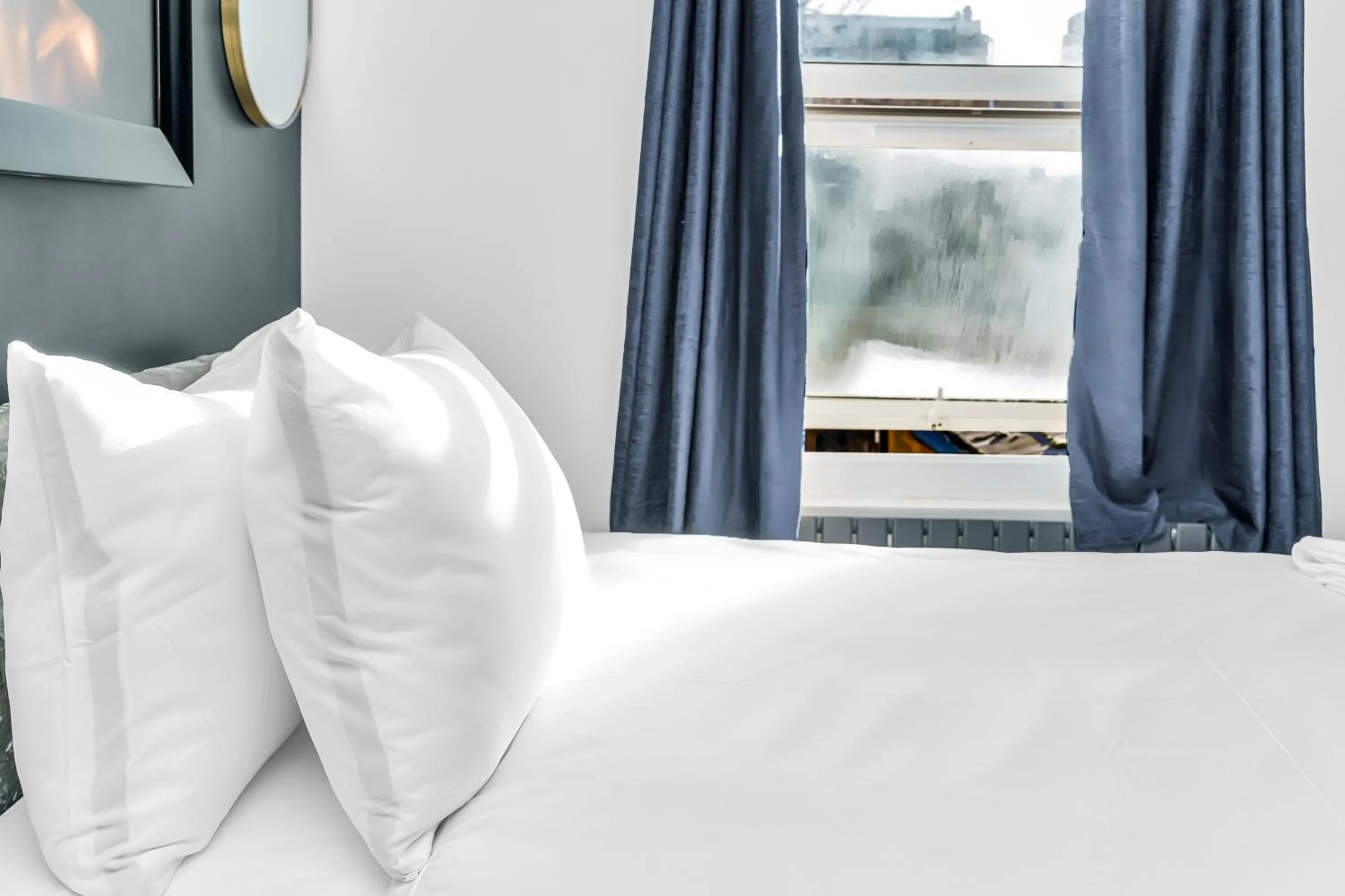 Bed in G Eighty Four