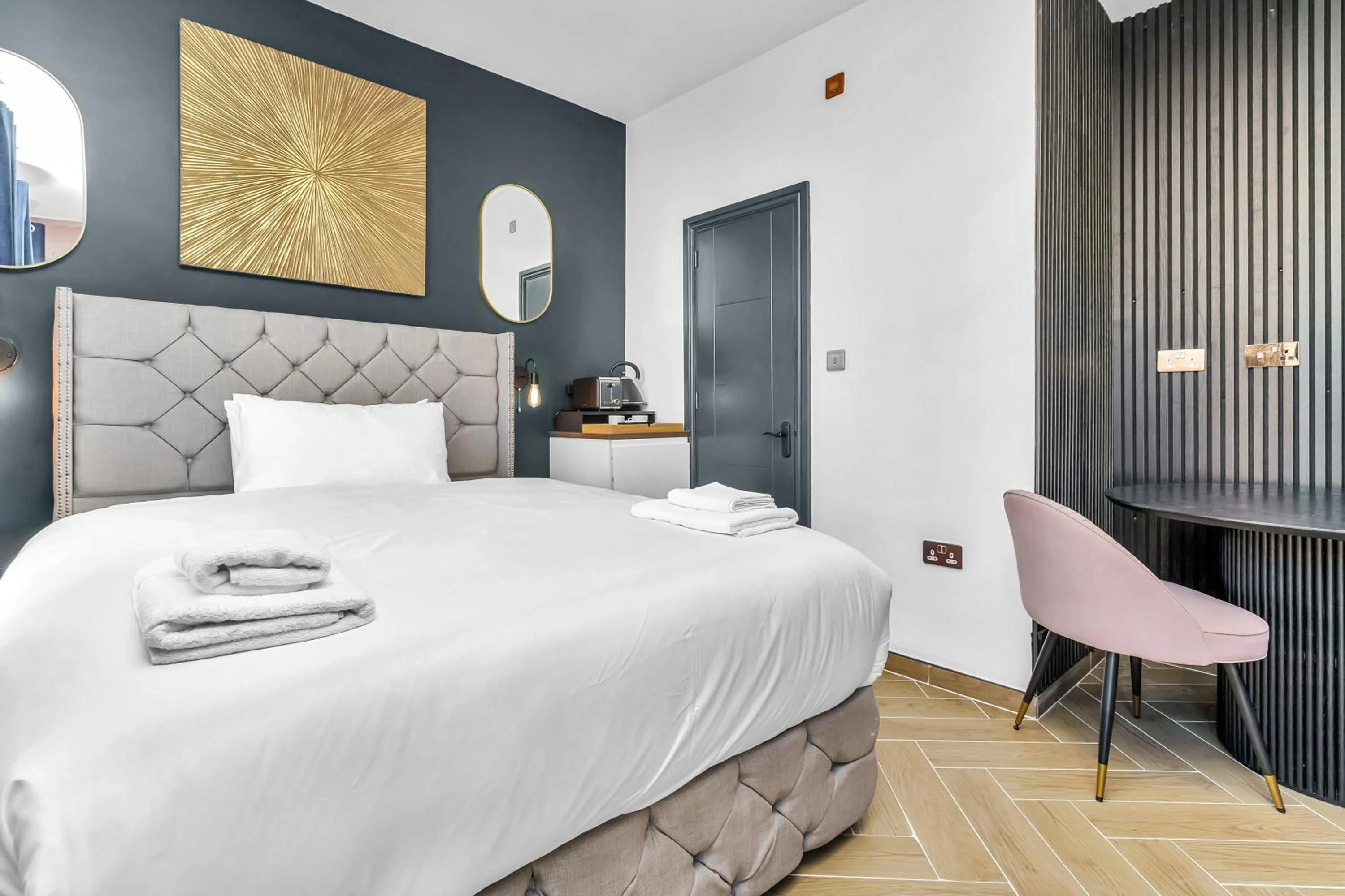 Bed in G Eighty Four