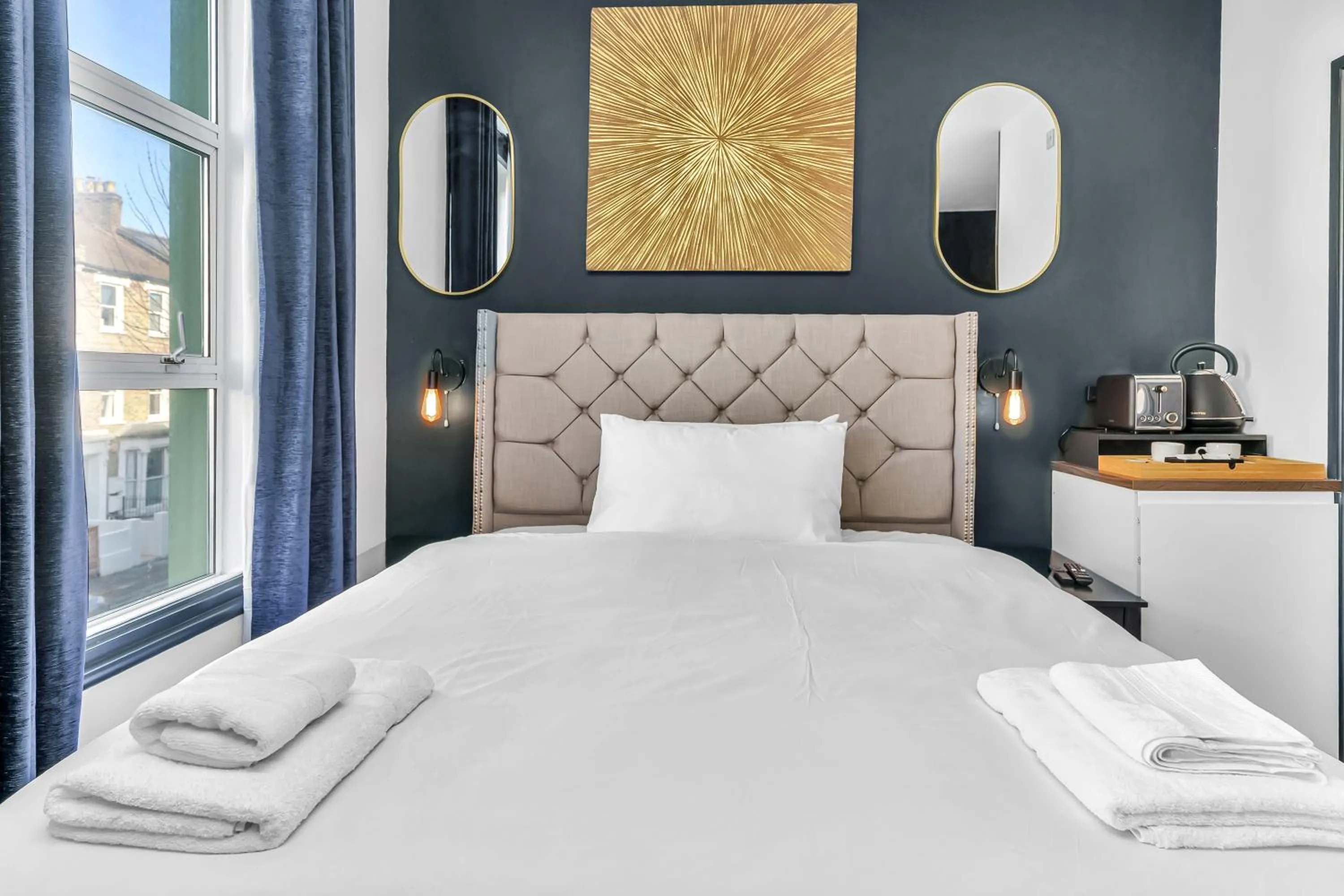 Bed in G Eighty Four