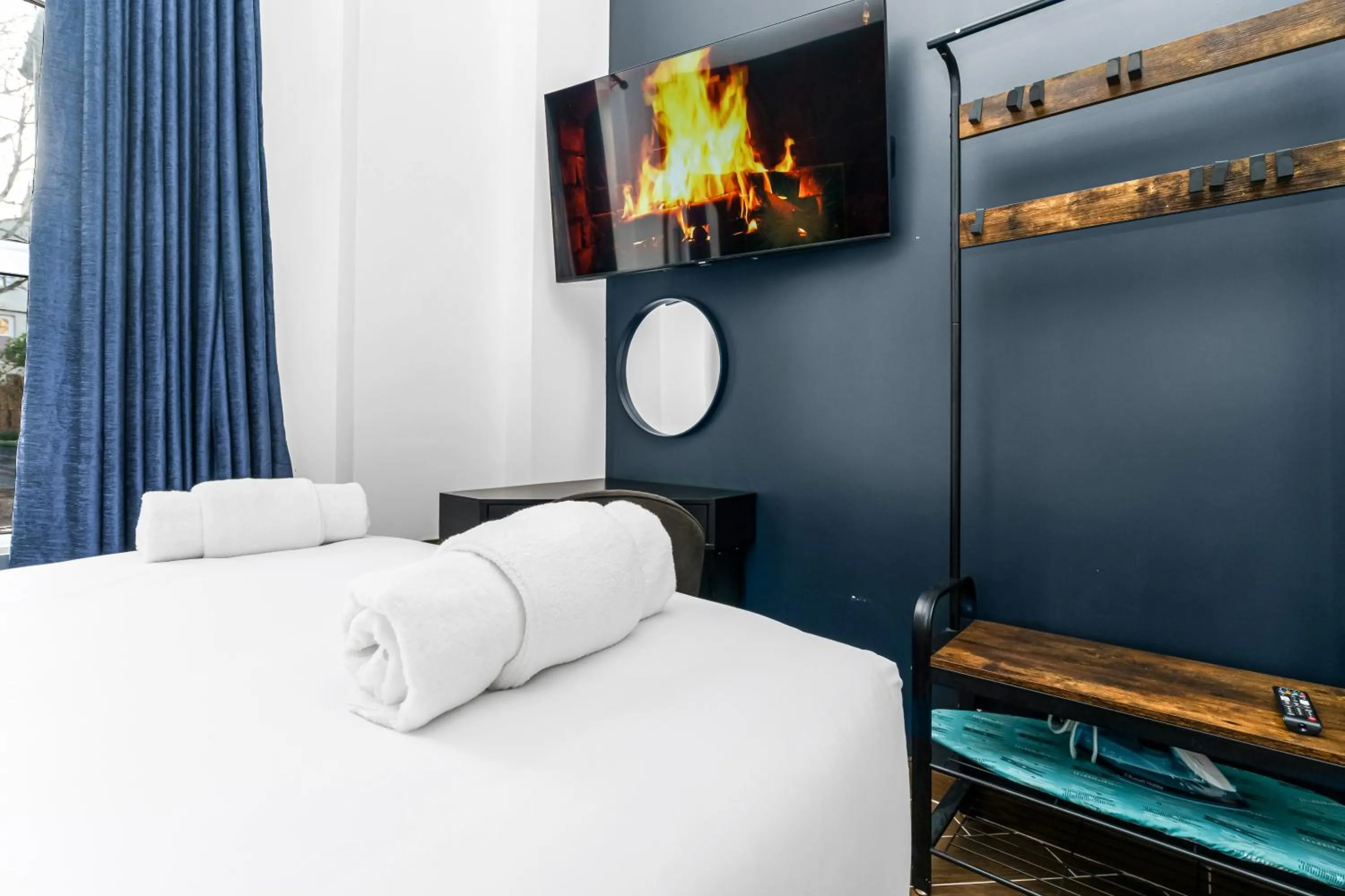 Bed in G Eighty Four