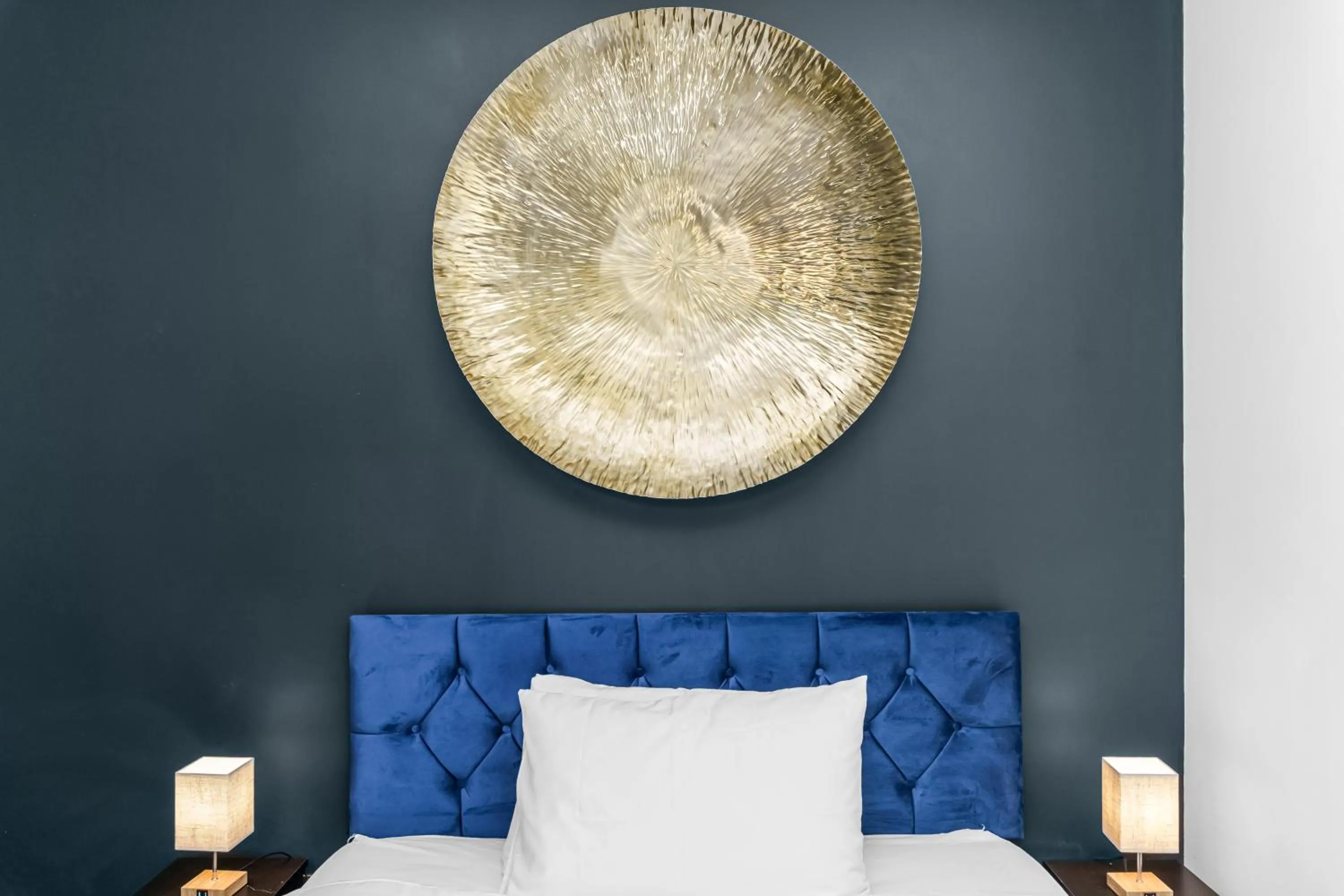 Bed in G Eighty Four
