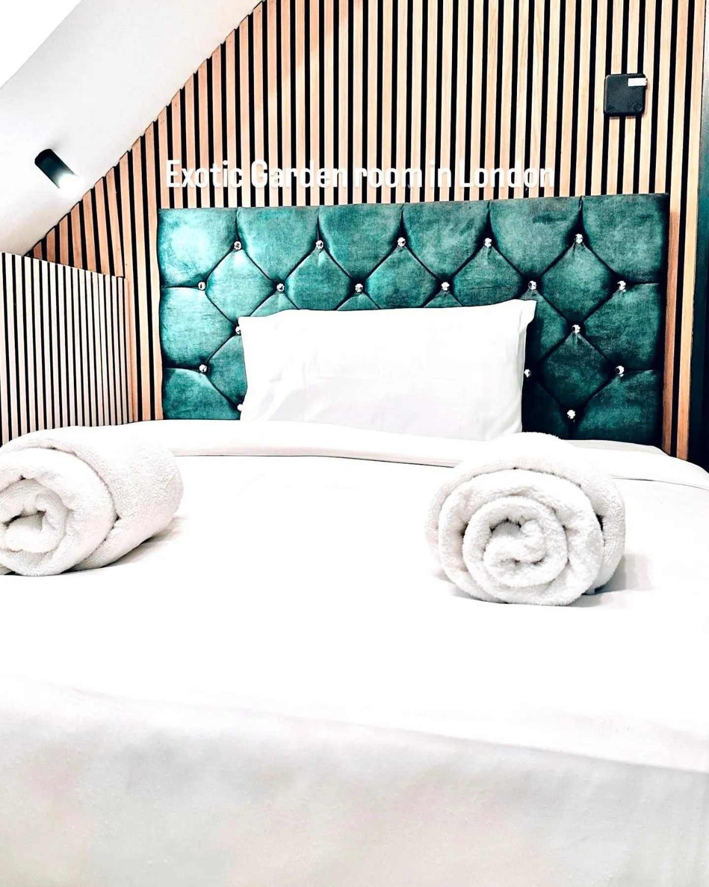 Bed in G Eighty Four