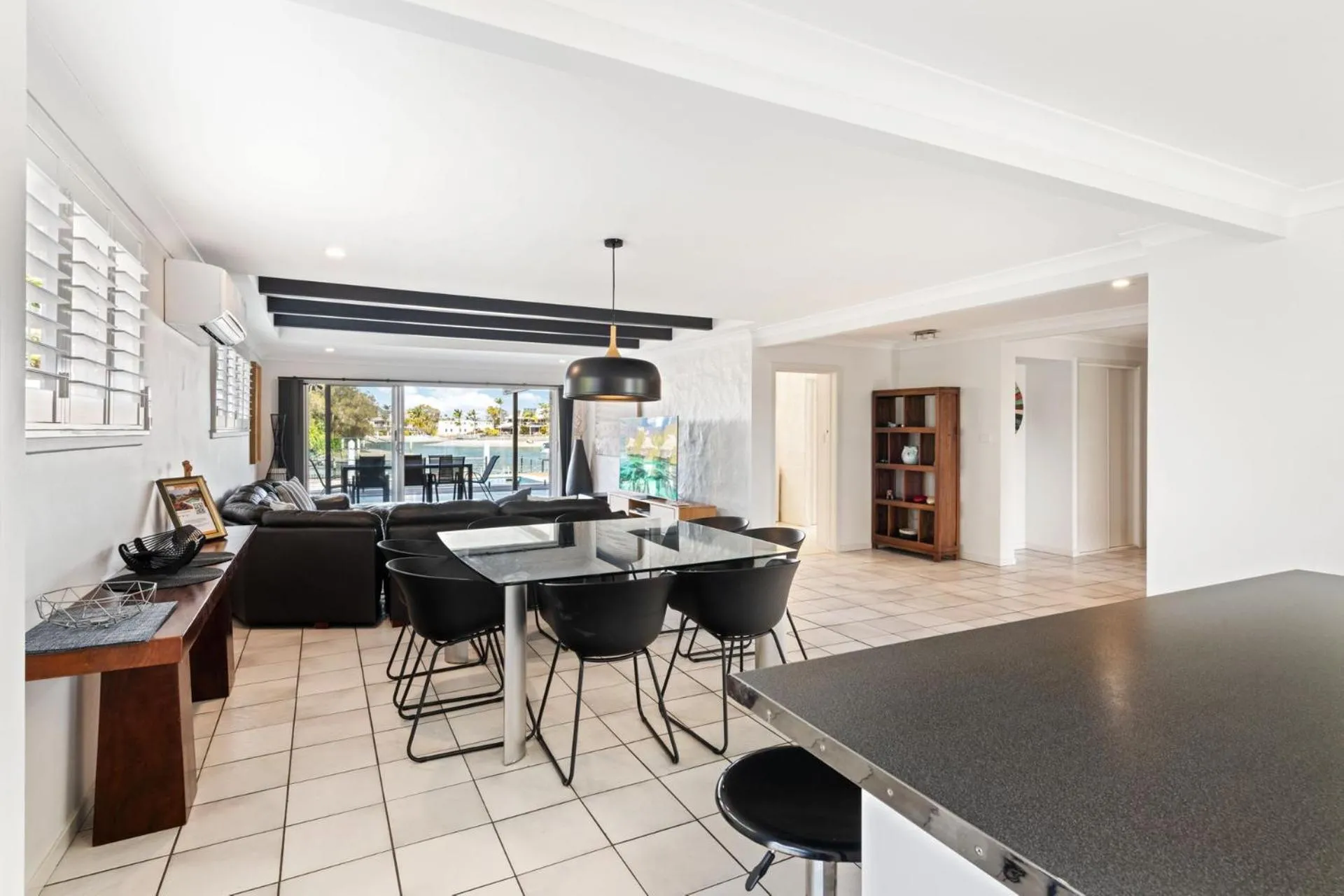 4 bedroom home on canal